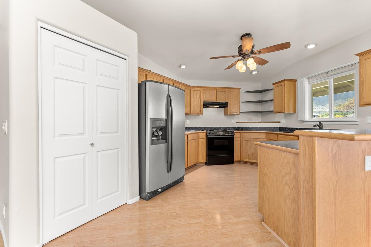 77  Kealohilani St Maui Lani, Kahului home - photo 4 of 33