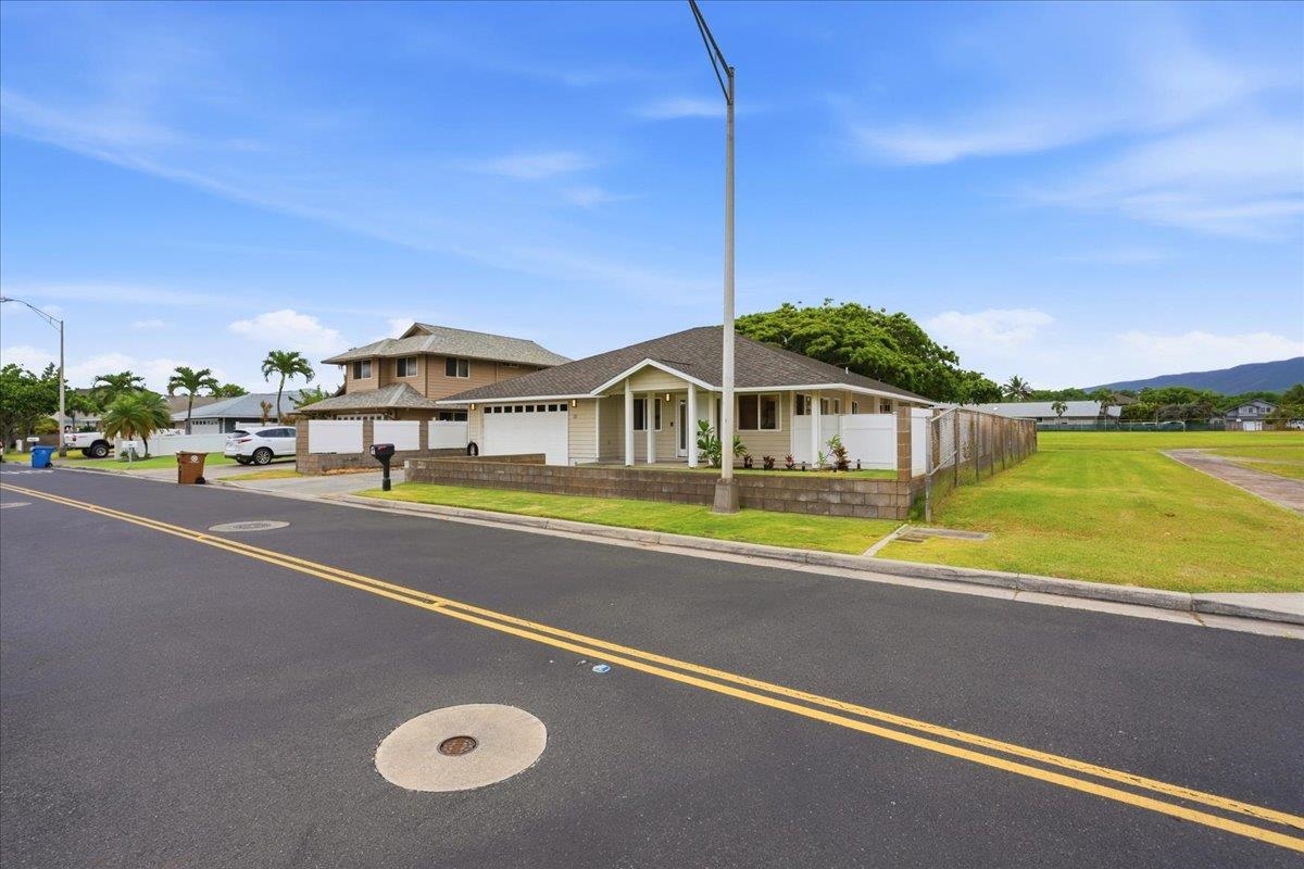 77  Kealohilani St Maui Lani, Kahului home - photo 2 of 40