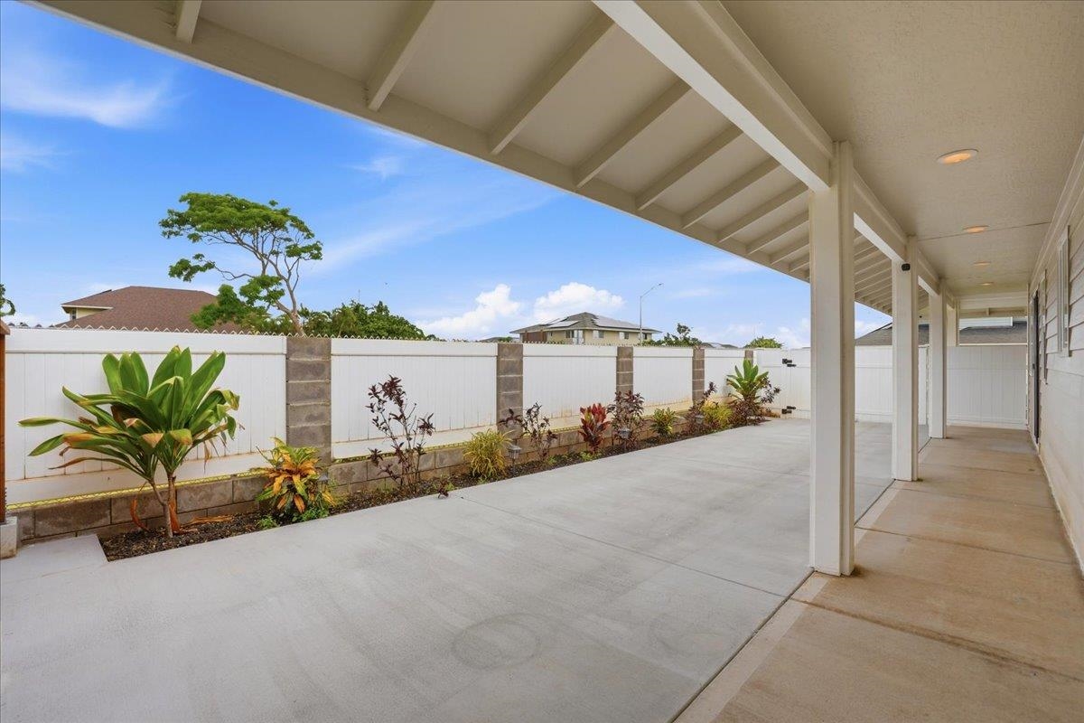 77  Kealohilani St Maui Lani, Kahului home - photo 18 of 40