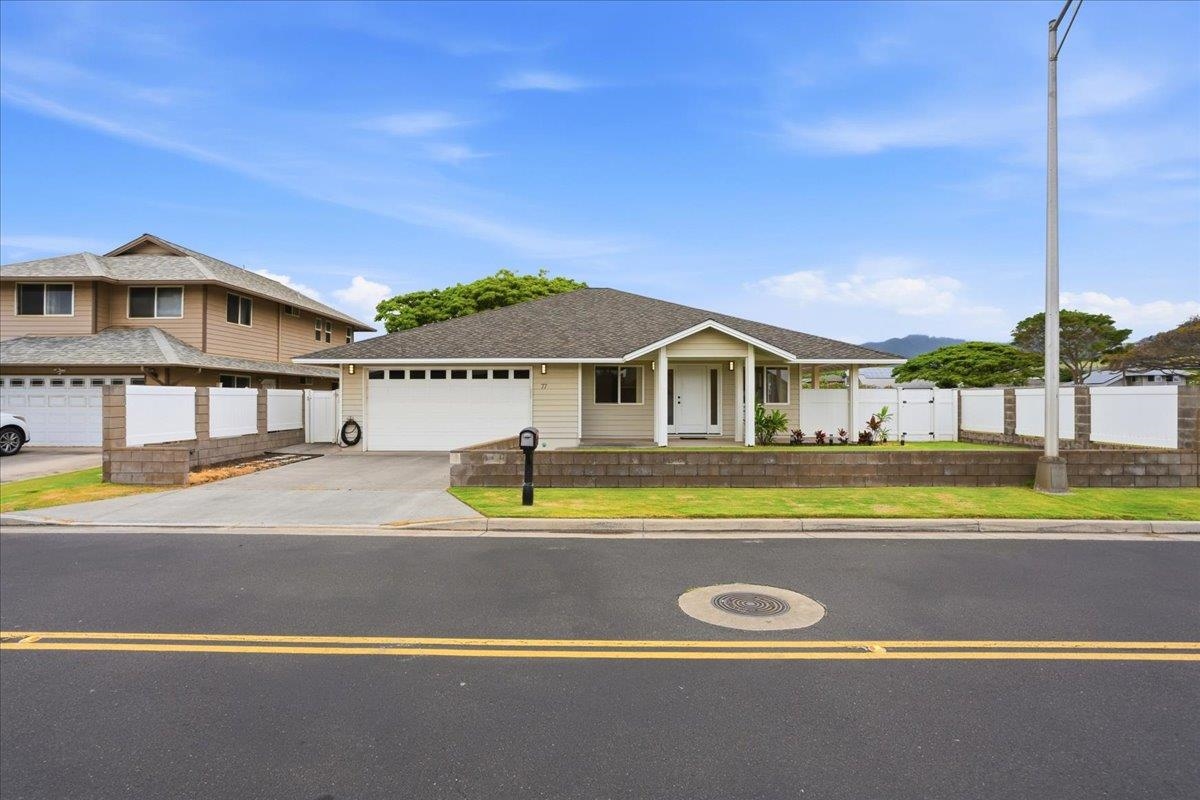 77  Kealohilani St Maui Lani, Kahului home - photo 4 of 40