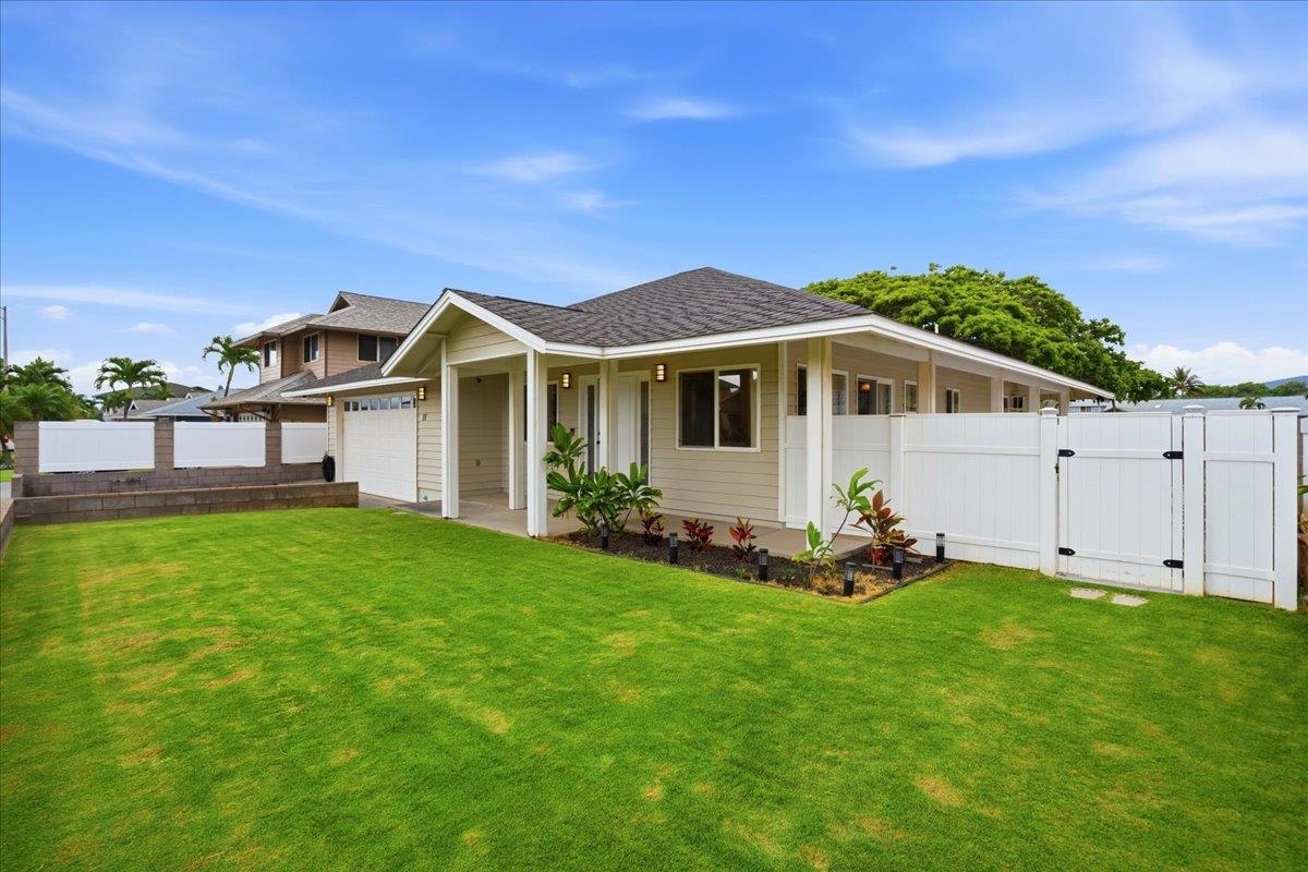 77  Kealohilani St Maui Lani, Kahului home - photo 6 of 40