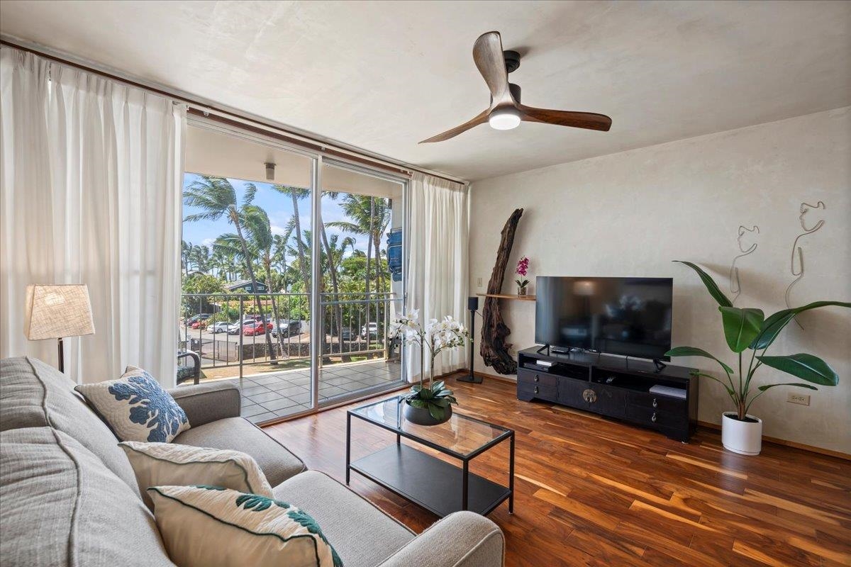 Kuau Plaza condo # 304, Paia, Hawaii - photo 3 of 27