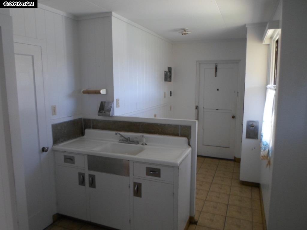 78  W Wakea Ave , Kahului home - photo 19 of 26