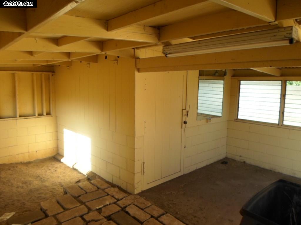 78  W Wakea Ave , Kahului home - photo 24 of 26