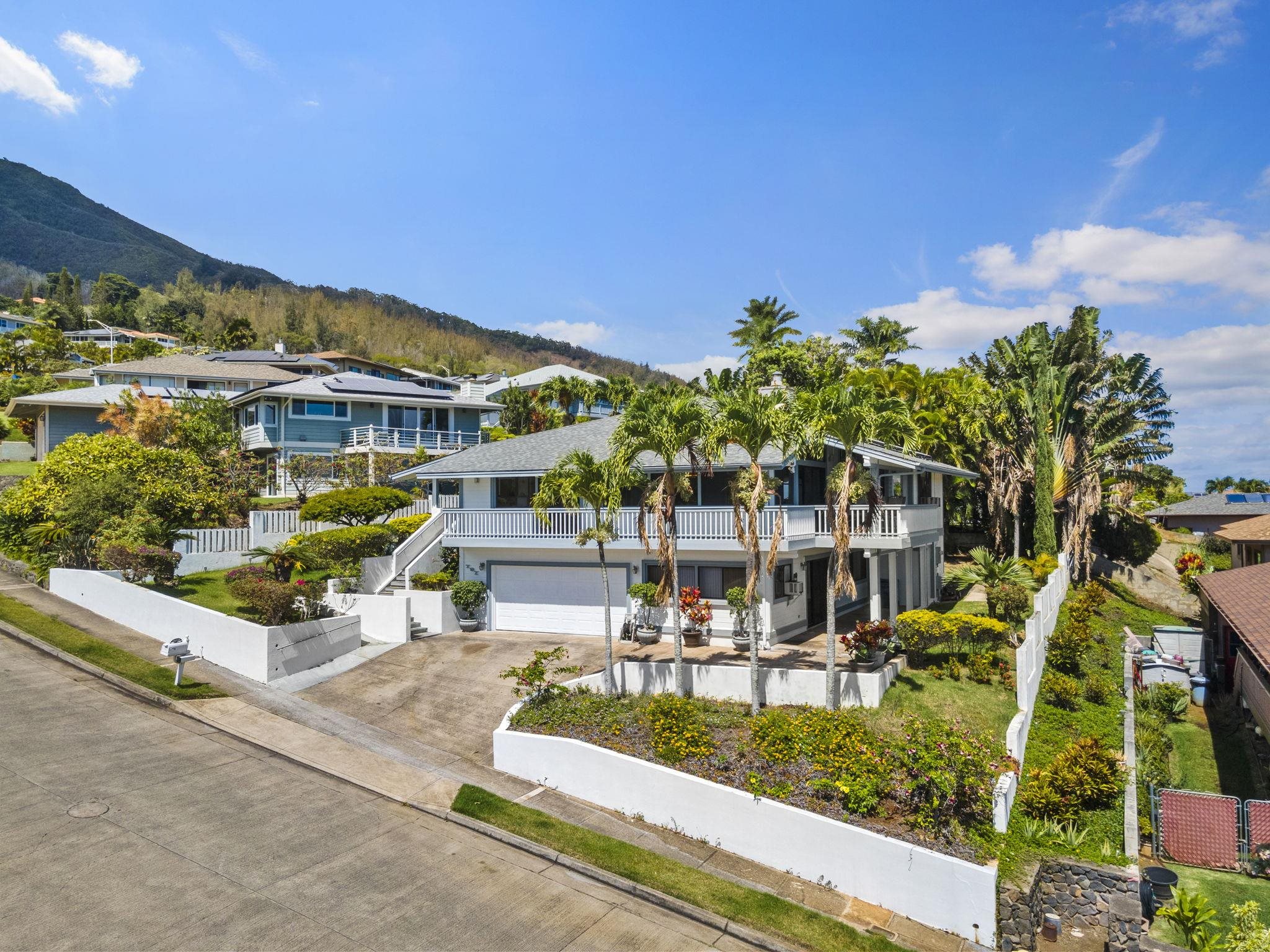 797 MAALAHI St , Wailuku, Hi 96793 Wailuku Heights