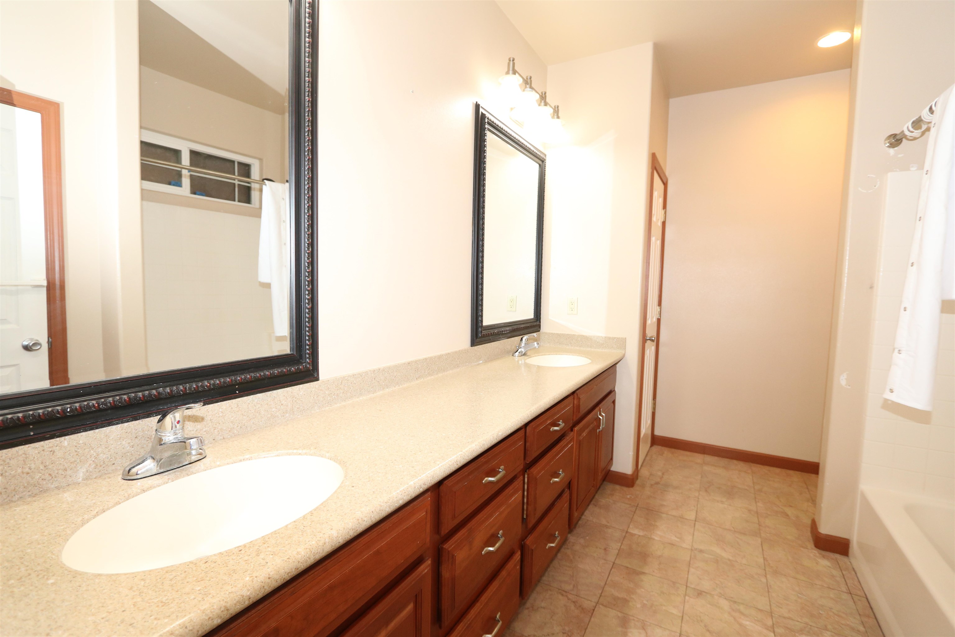 80  Nano St Kaahumanu Shopping Center, Kahului home - photo 24 of 35
