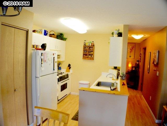 Iao Parkside IV-A condo # 37-205, Wailuku, Hawaii - photo 4 of 17