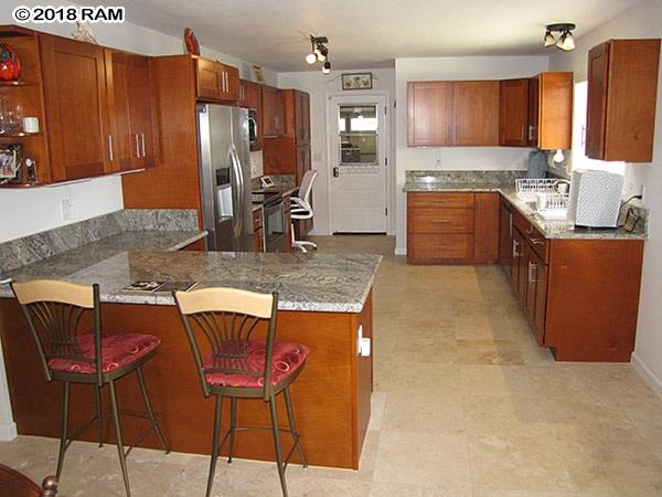 800  Hoomau St Waiehu Terrace, Wailuku home - photo 3 of 30