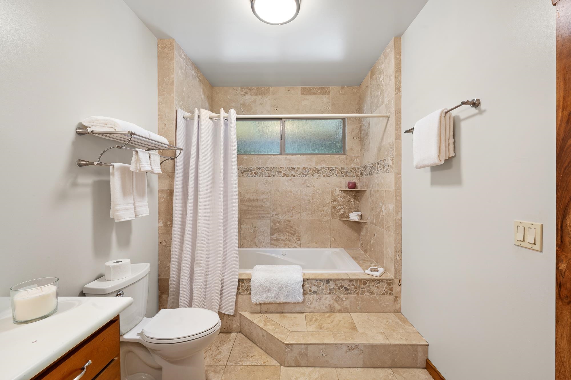 8040  Hana Hwy Kailua, Haiku home - photo 16 of 50