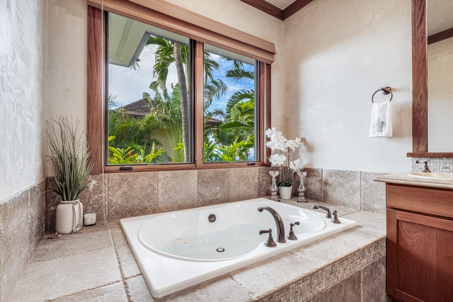 81  Iliahi Way Launiupoko, Lahaina home - photo 29 of 50