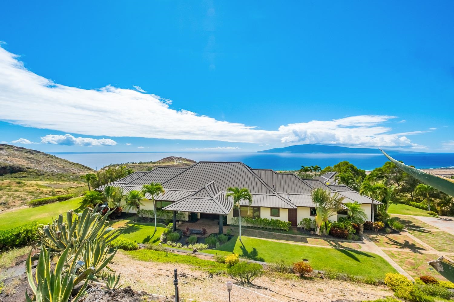 81  Iliahi Way Launiupoko, Lahaina home - photo 2 of 50