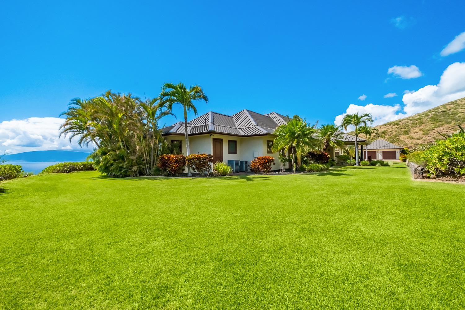81  Iliahi Way Launiupoko, Lahaina home - photo 3 of 50