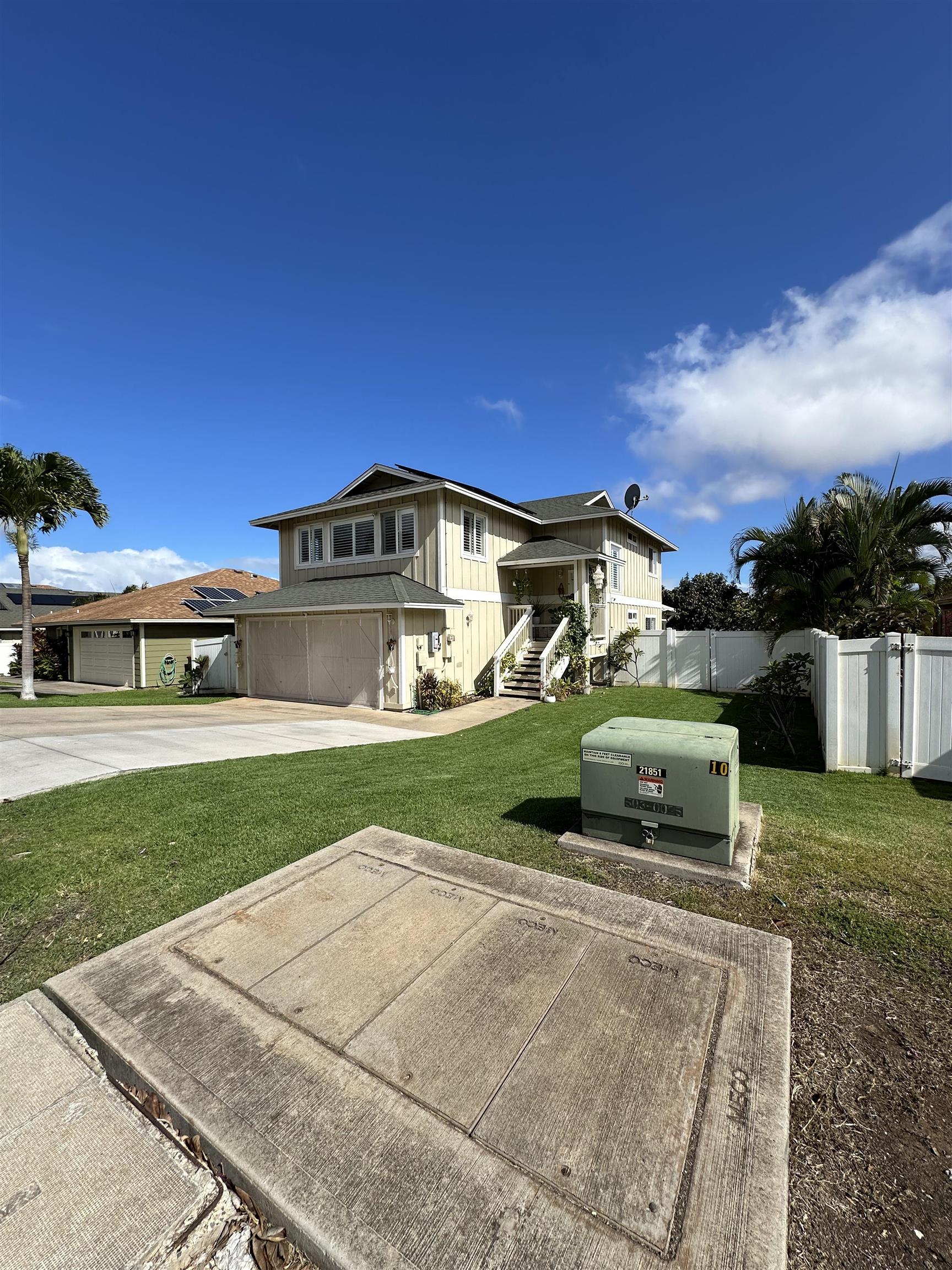 81  Kamahao St Waikapu Gardens, Wailuku home - photo 3 of 43