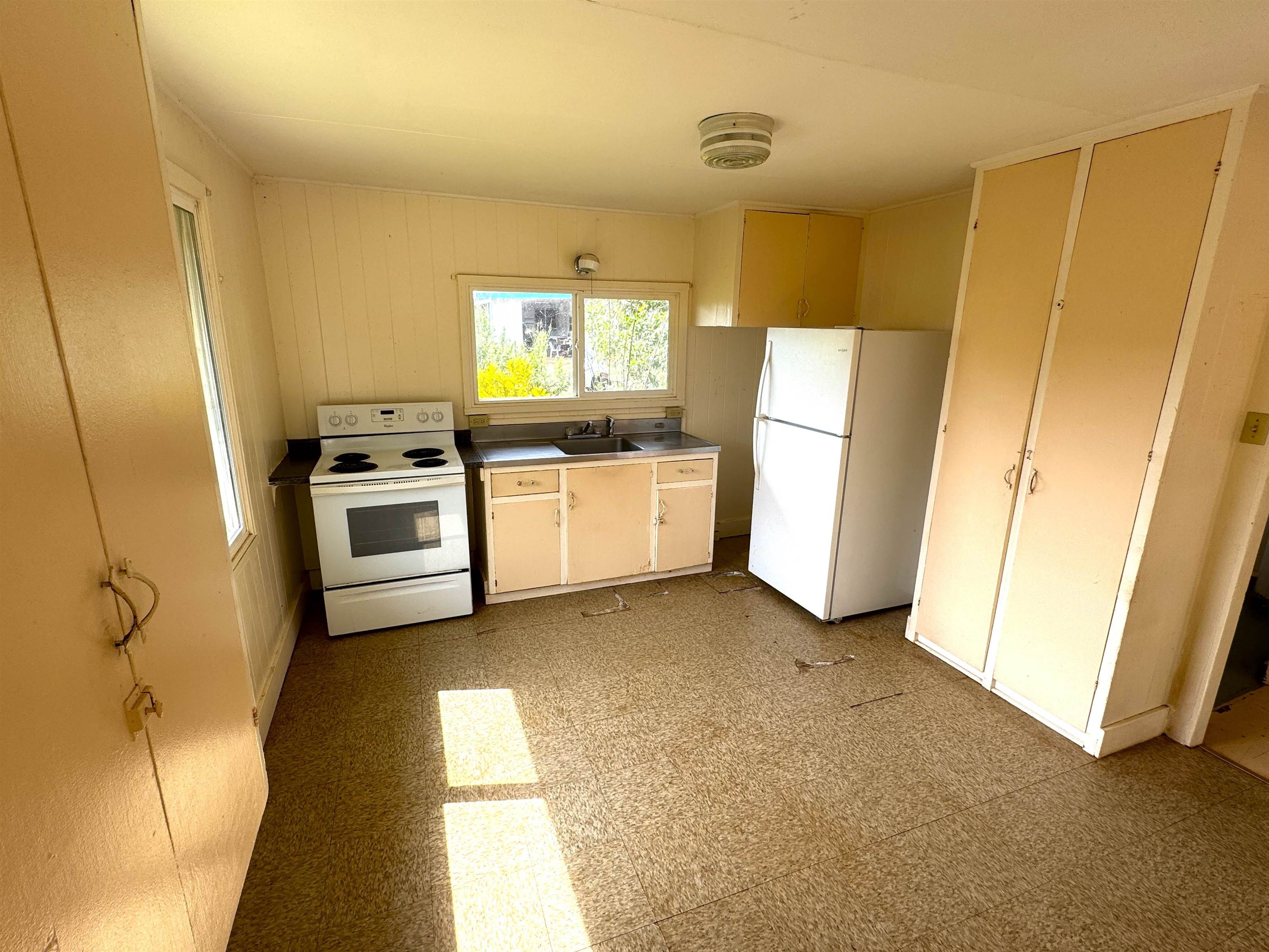 810  Leomele St Kualapuu, Molokai home - photo 6 of 13