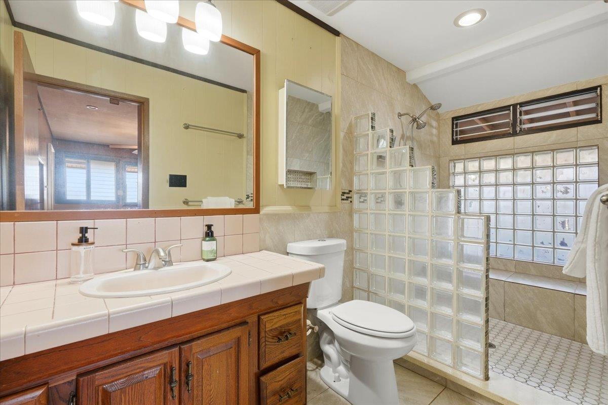 824  Hopoe St Lahainaluna, Lahaina home - photo 12 of 46
