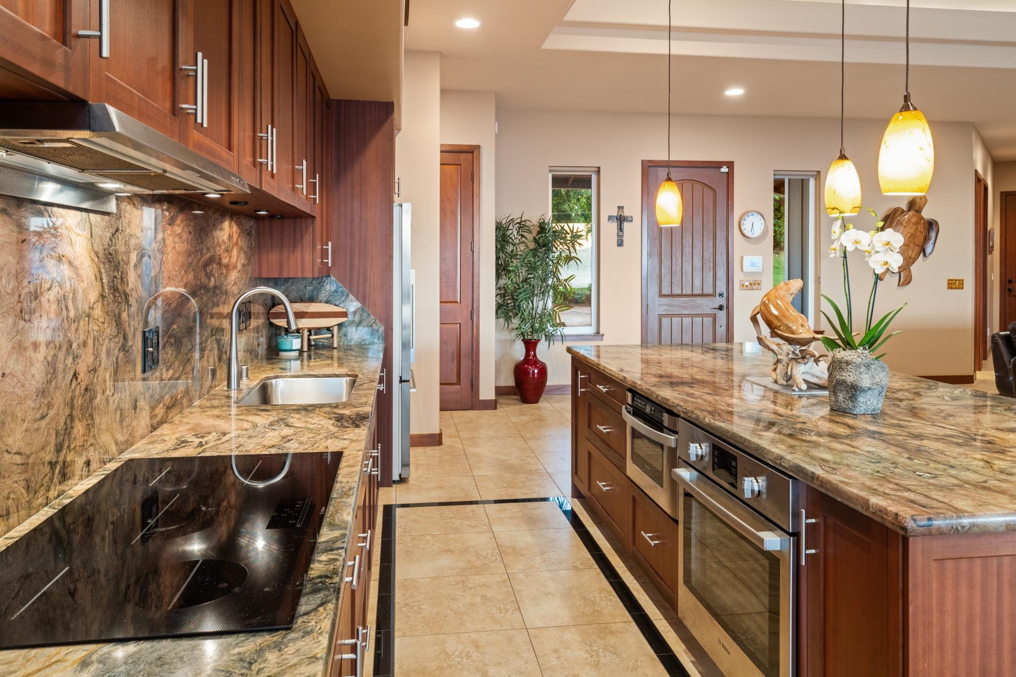 83  Lau Niu Way , Lahaina home - photo 12 of 50