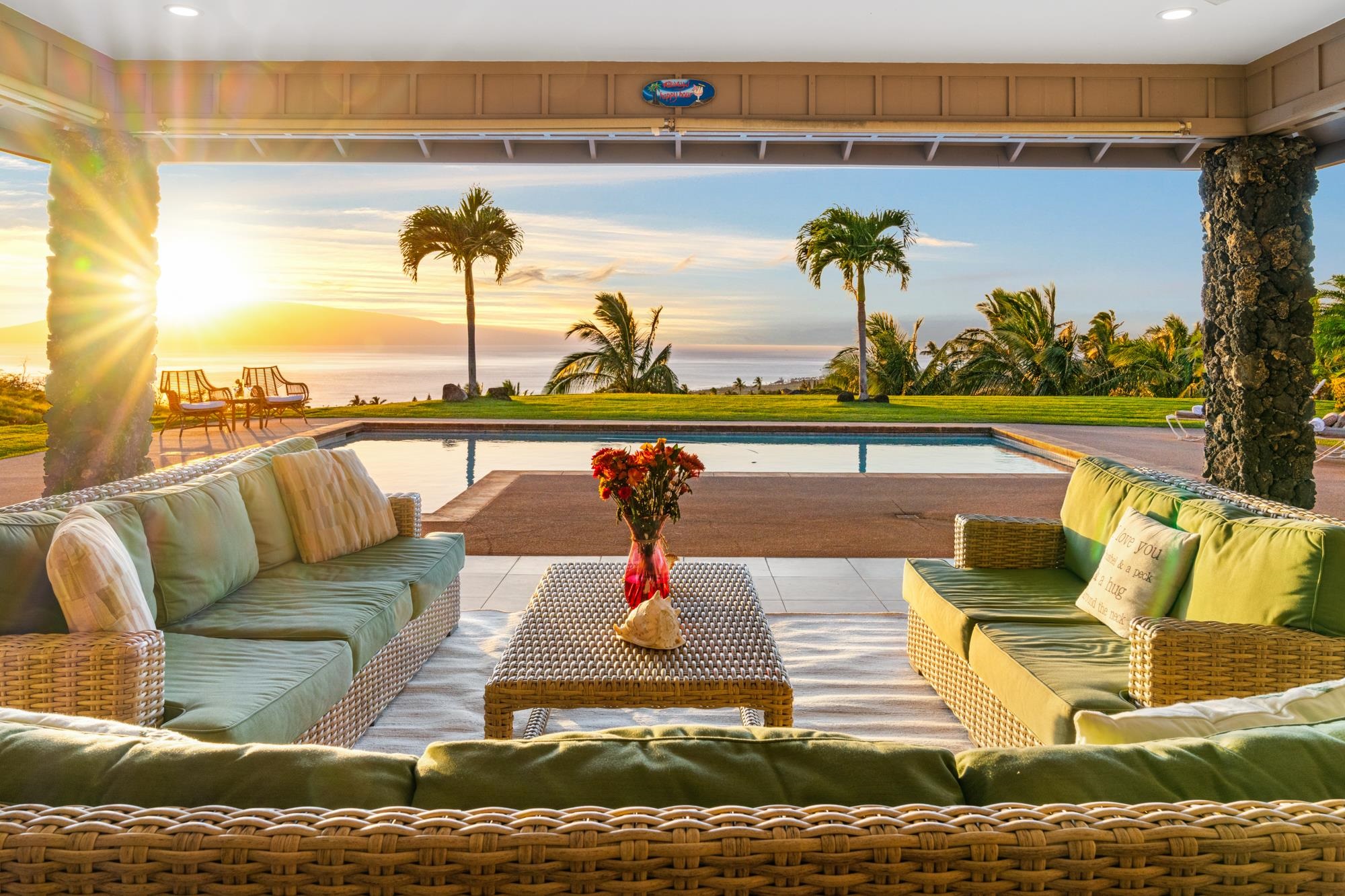 83  Lau Niu Way , Lahaina home - photo 3 of 50