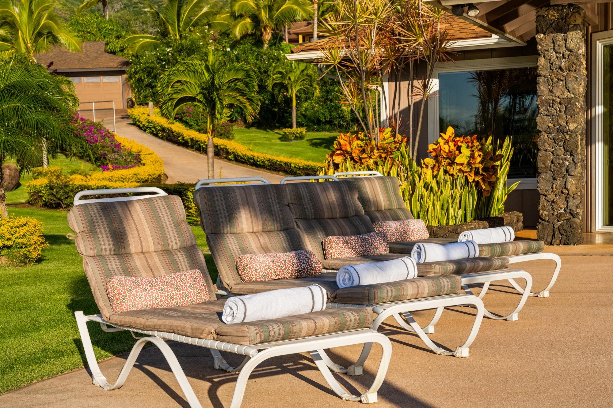 83  Lau Niu Way , Lahaina home - photo 6 of 50