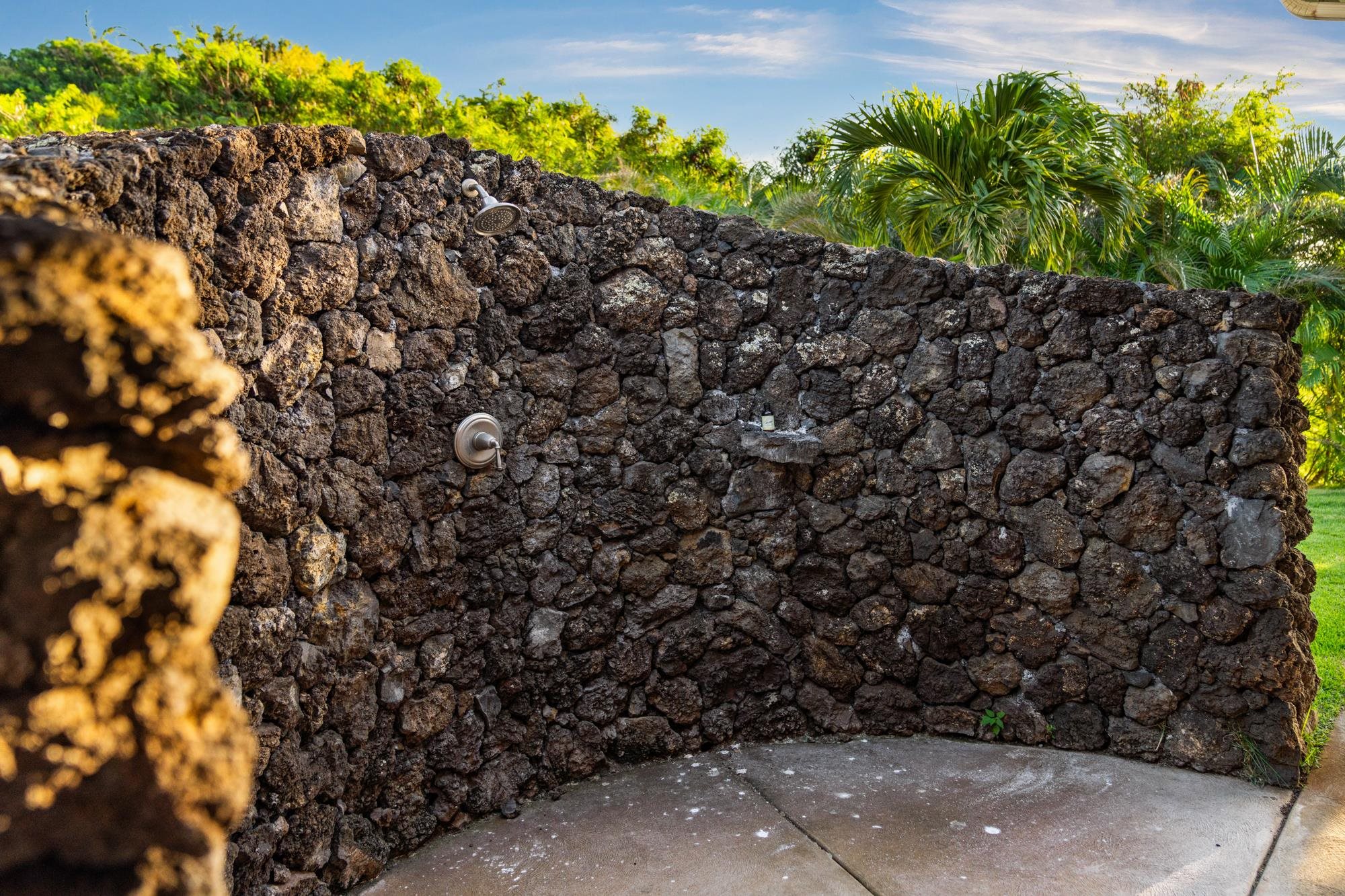 83  Lau Niu Way , Lahaina home - photo 8 of 50