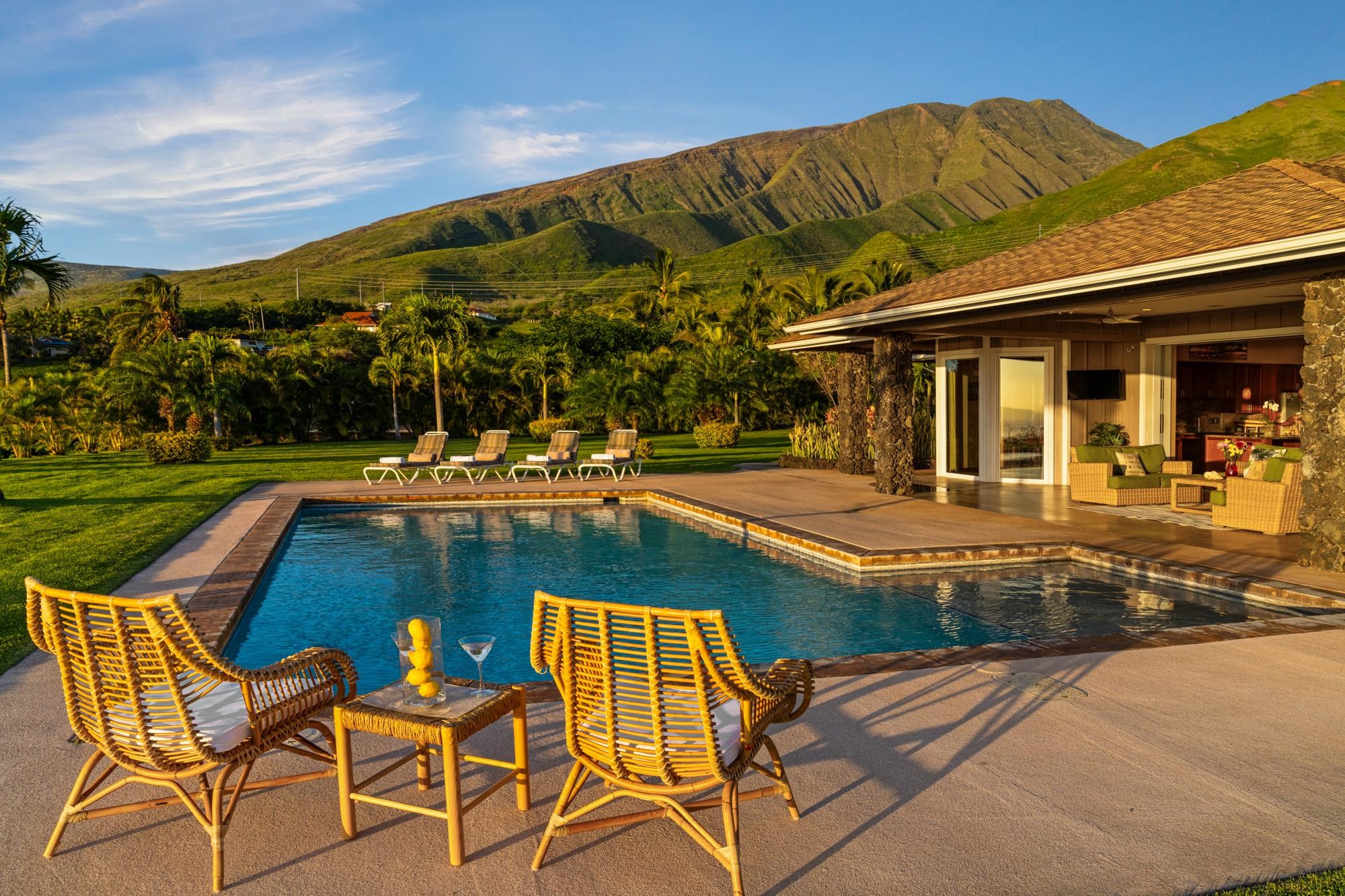 83  Lau Niu Way , Lahaina home - photo 8 of 50