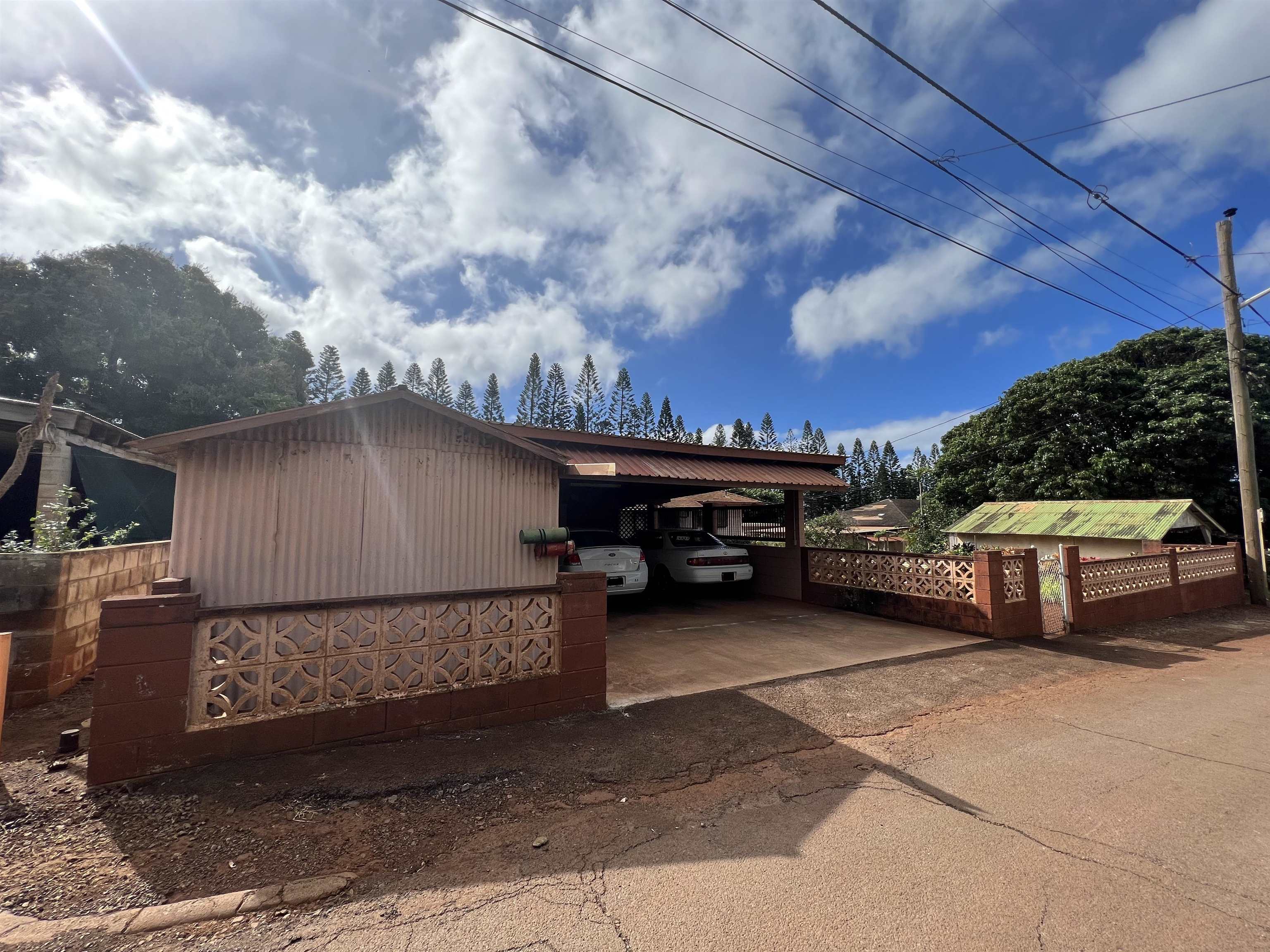 830  Leomele St , Molokai home - photo 3 of 29