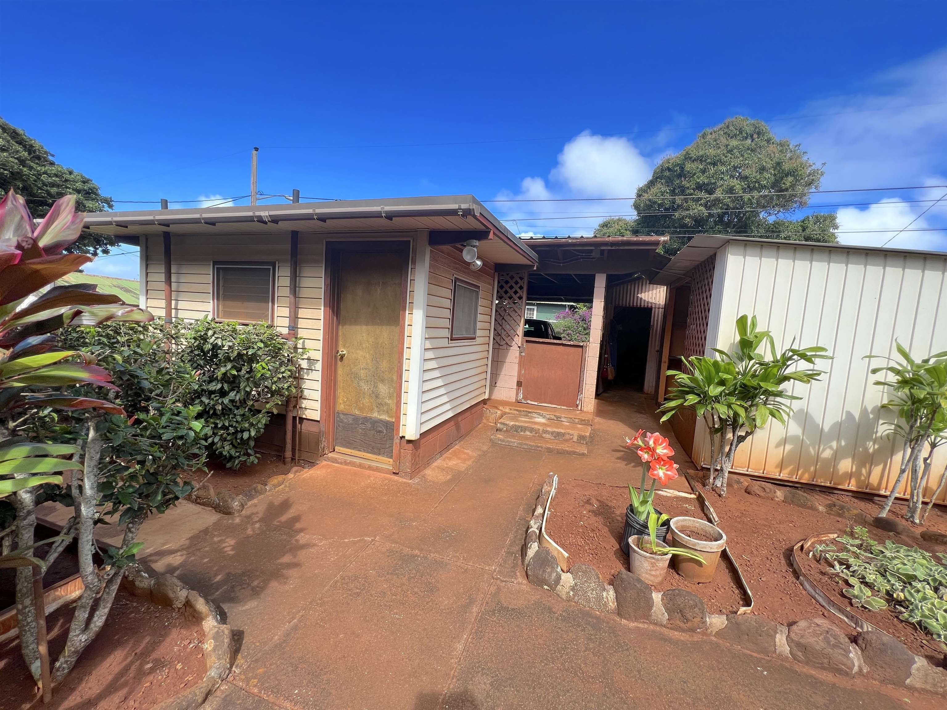 830  Leomele St , Molokai home - photo 8 of 29