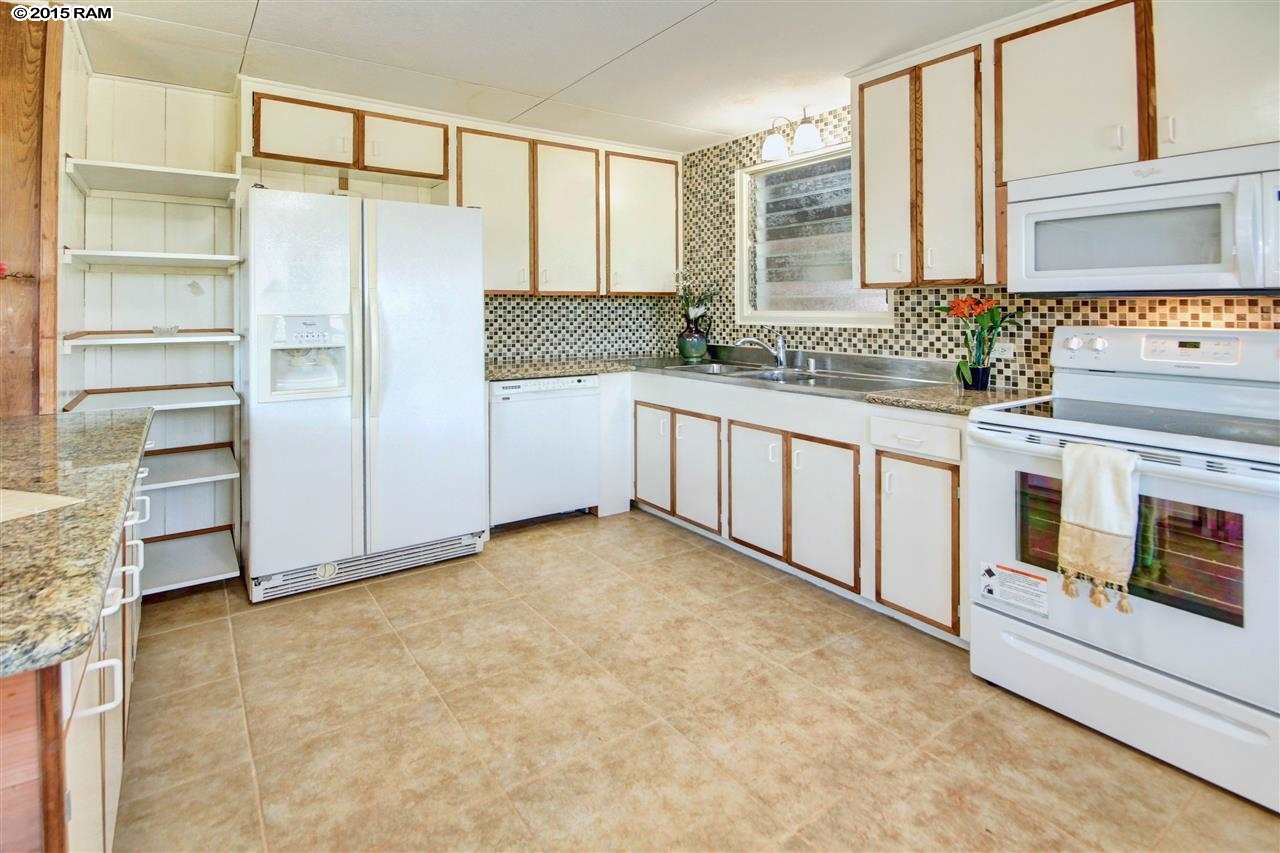847  Makalii St , Kahului home - photo 2 of 30