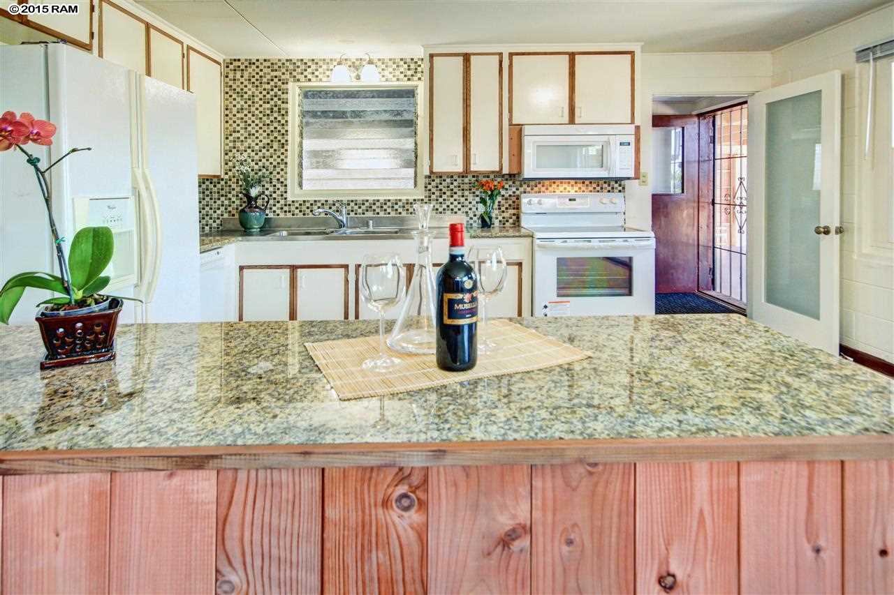 847  Makalii St , Kahului home - photo 3 of 30