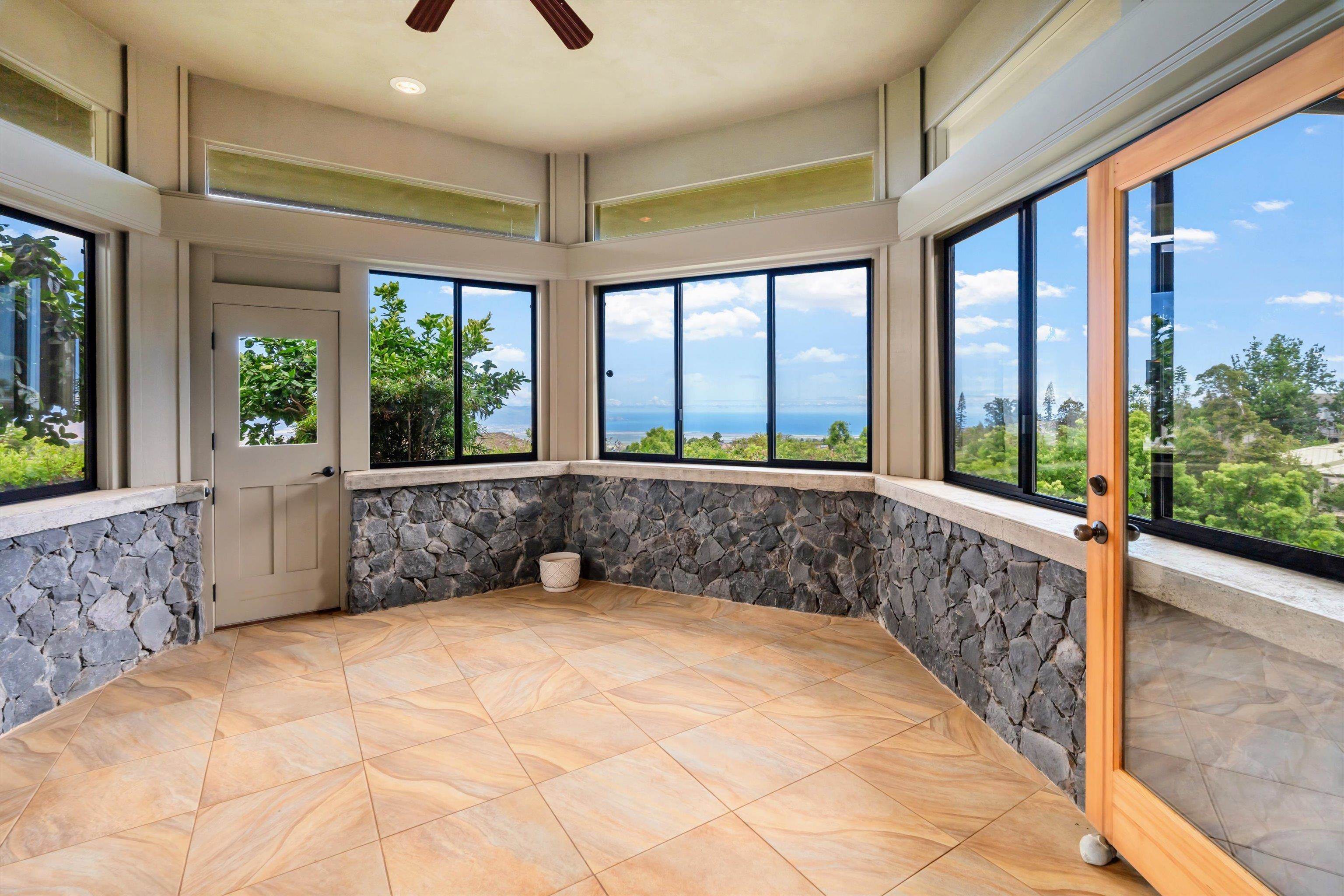 85  Kulamanu Cir , Kula/Ulupalakua/Kanaio home - photo 11 of 46