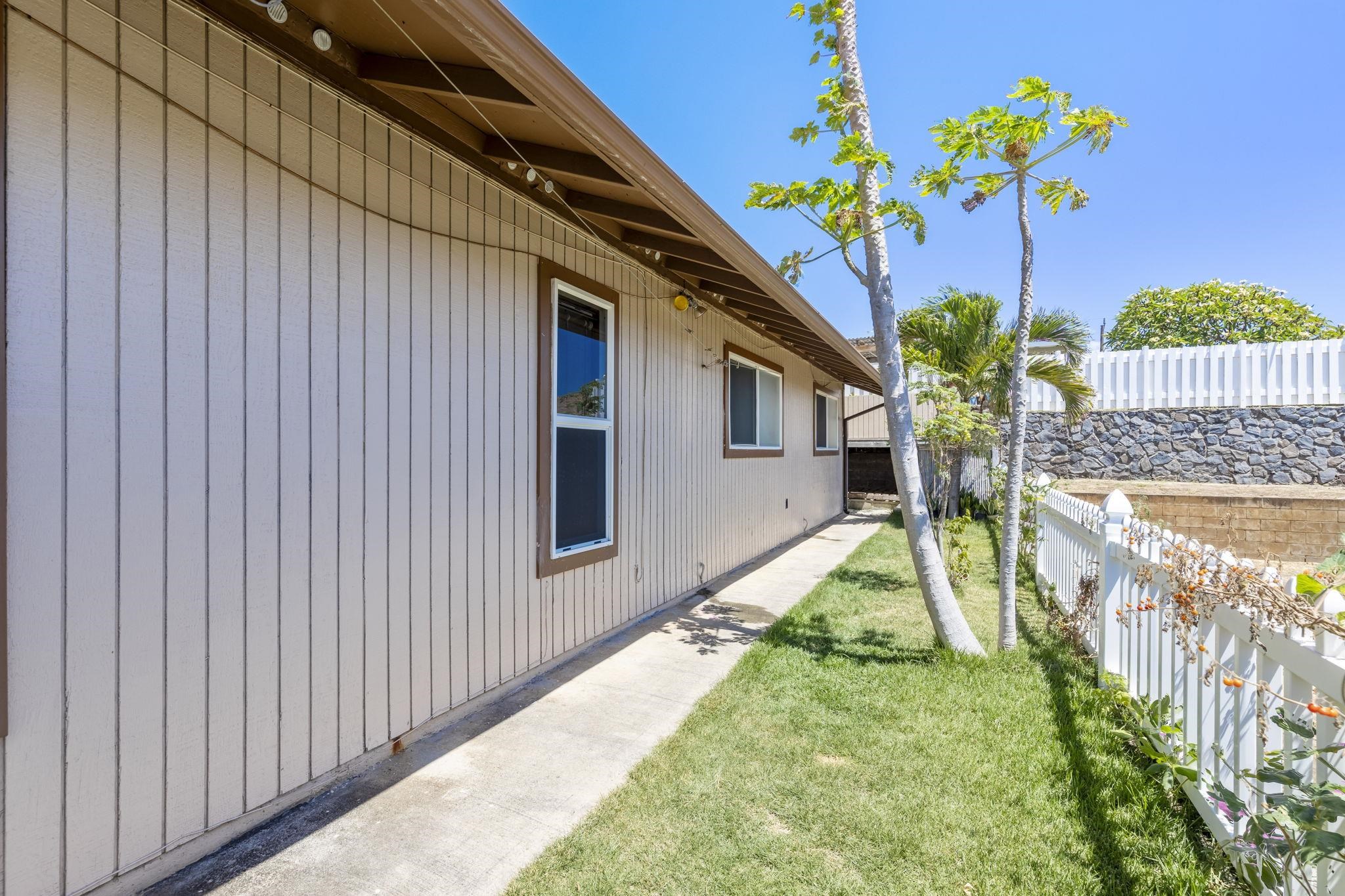 850  Makaala Dr , Wailuku home - photo 30 of 35