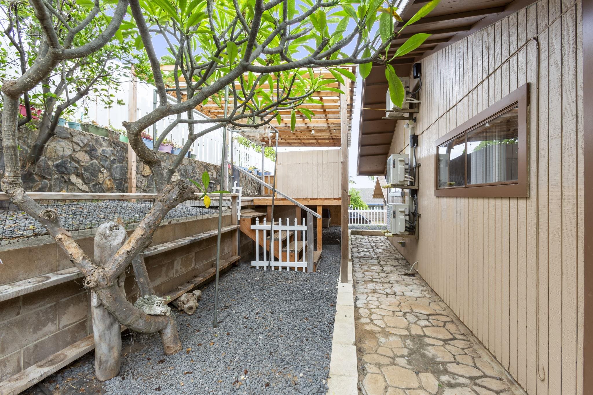 850  Makaala Dr , Wailuku home - photo 34 of 50