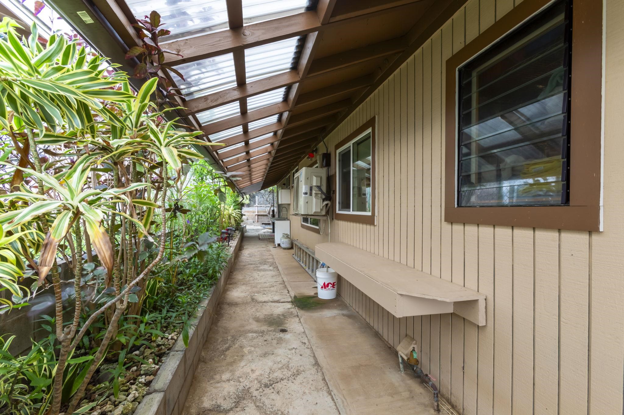 850  Makaala Dr , Wailuku home - photo 39 of 50