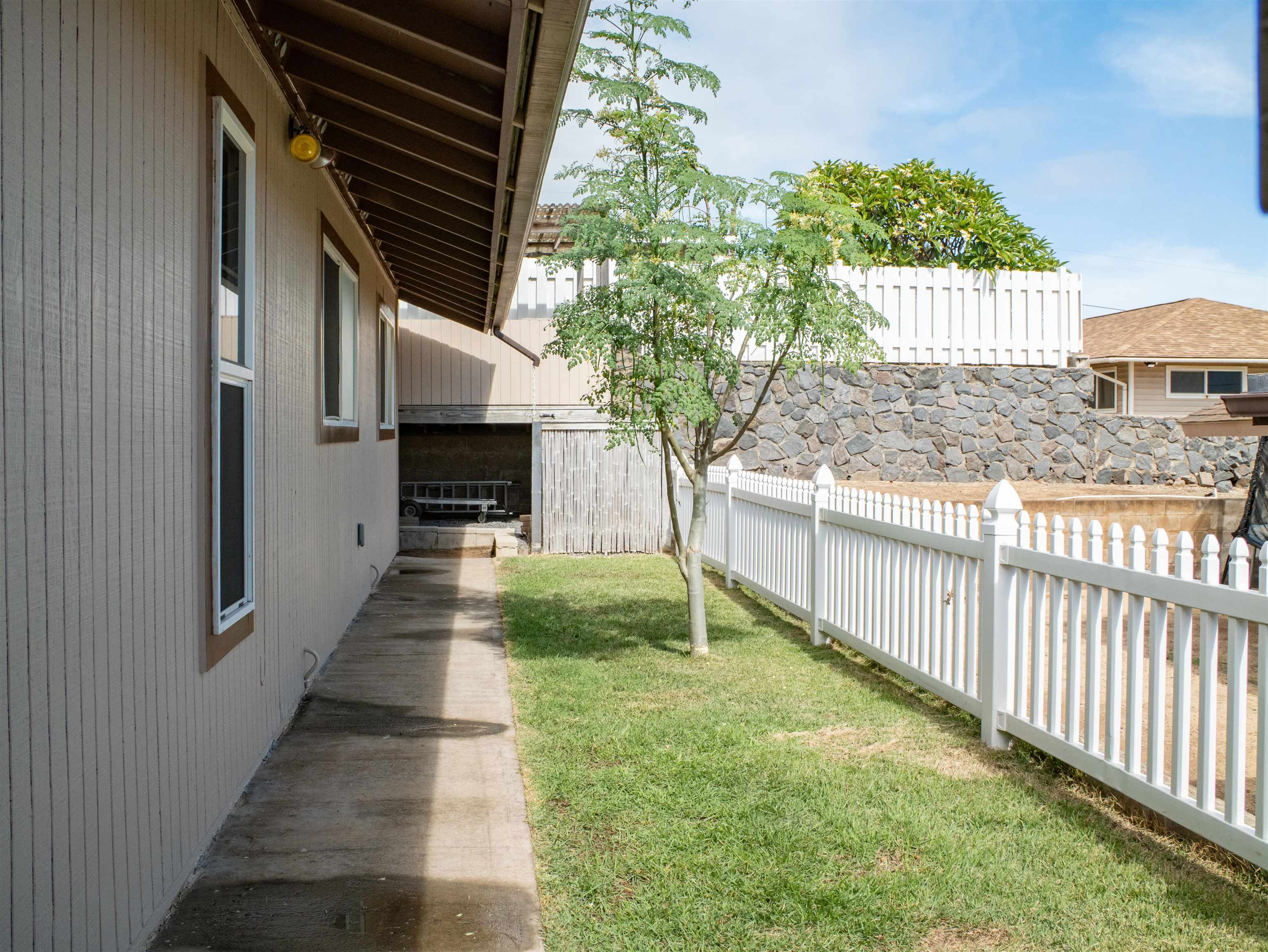 850  Makaala Dr Waiehu Terrace, Wailuku home - photo 19 of 28
