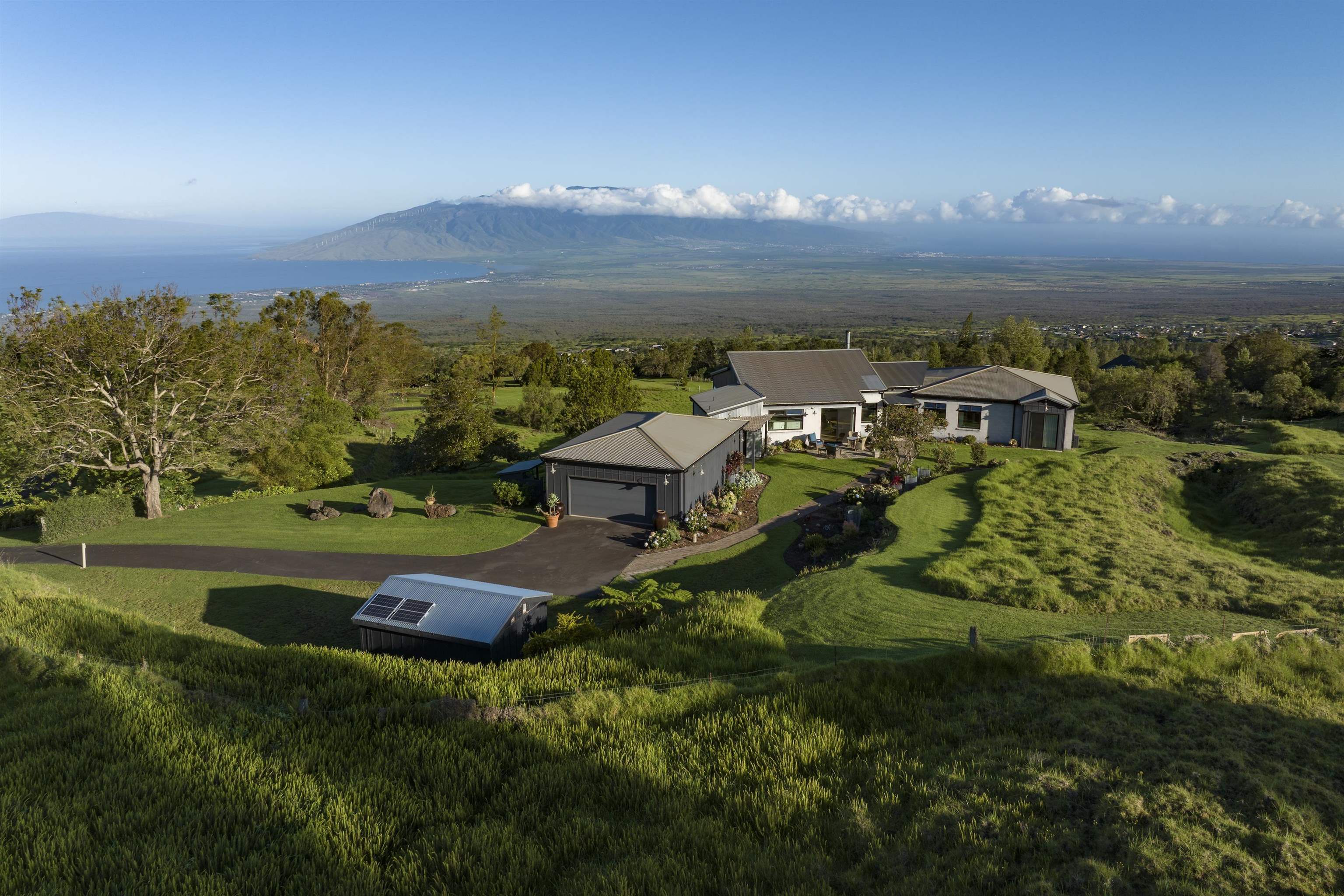 8515  Kula Hwy Keokea,  home - photo 1 of 44