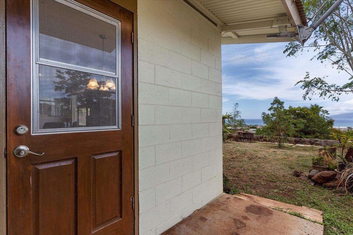 857  Hopoe St , Lahaina home - photo 34 of 40