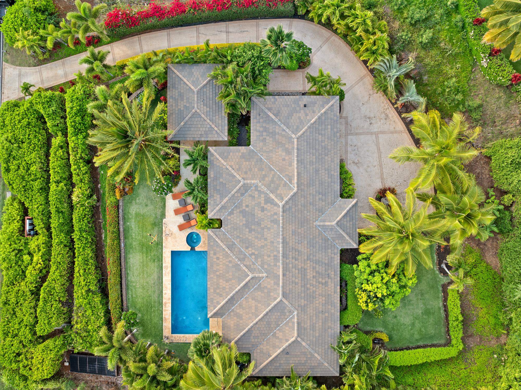 858  Kai Hele Ku St Launiupoko, Lahaina home - photo 3 of 50