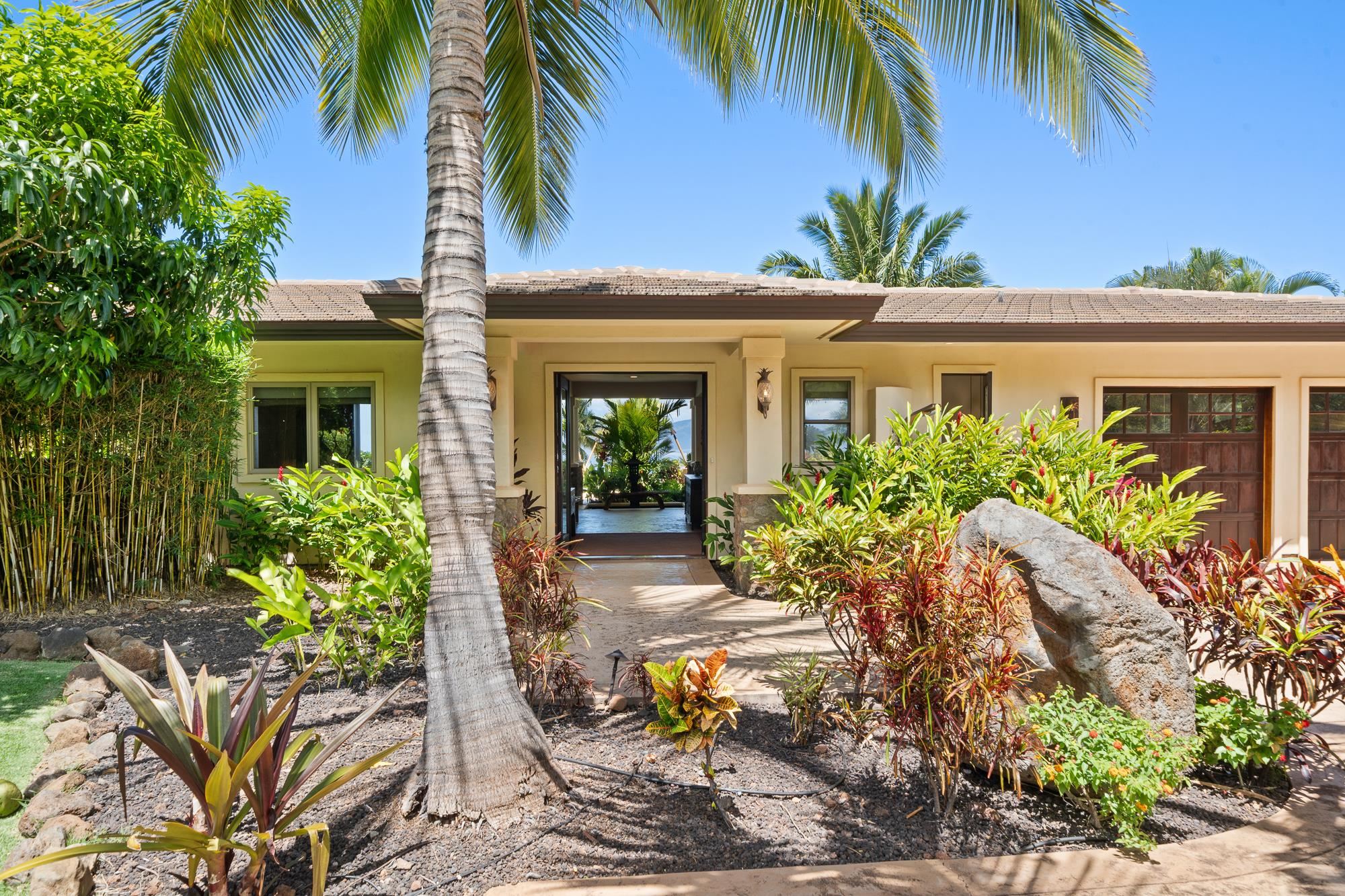 858  Kai Hele Ku St Launiupoko, Lahaina home - photo 8 of 50