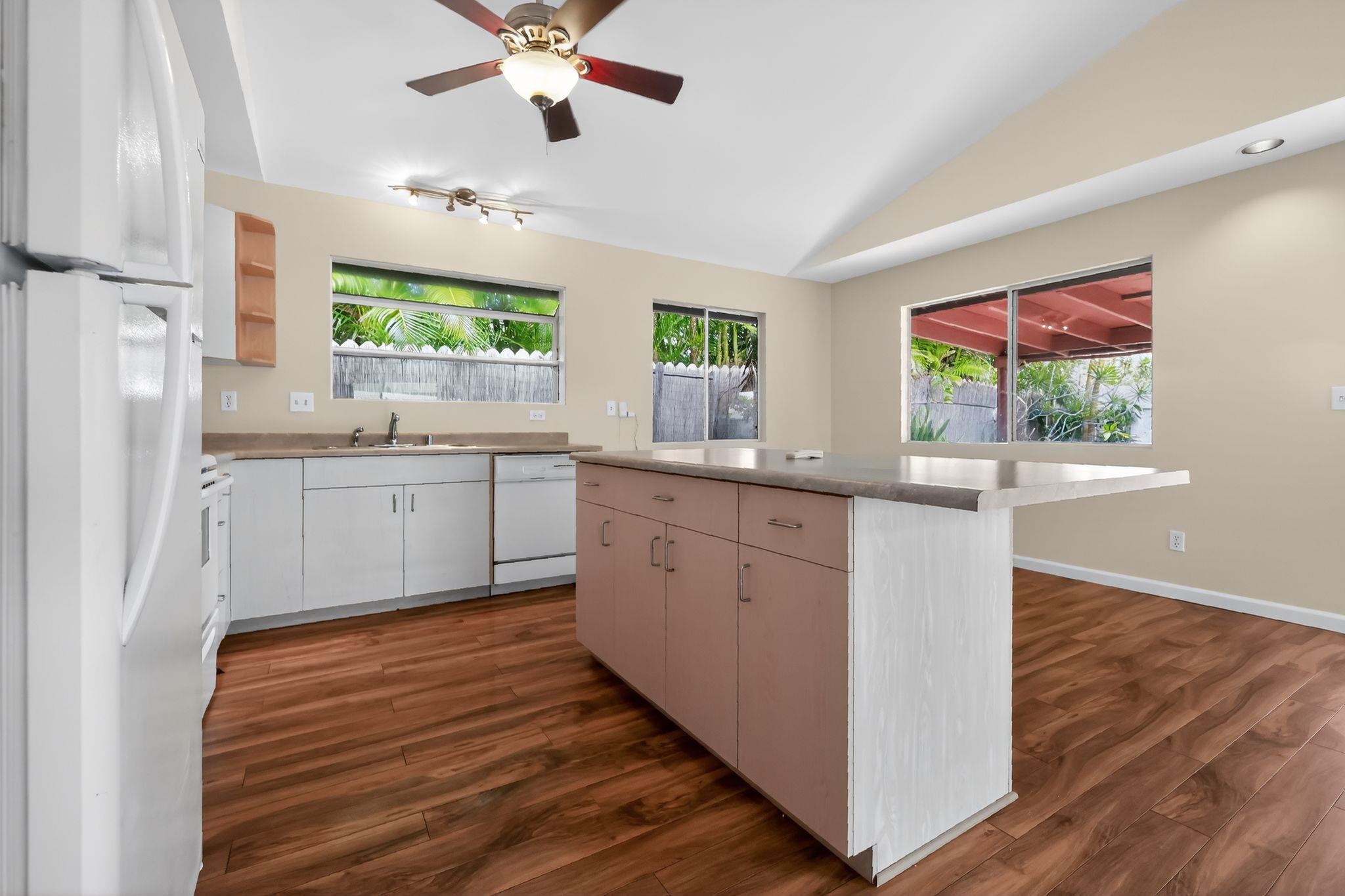 886  Mahealani St , Kihei home - photo 9 of 50