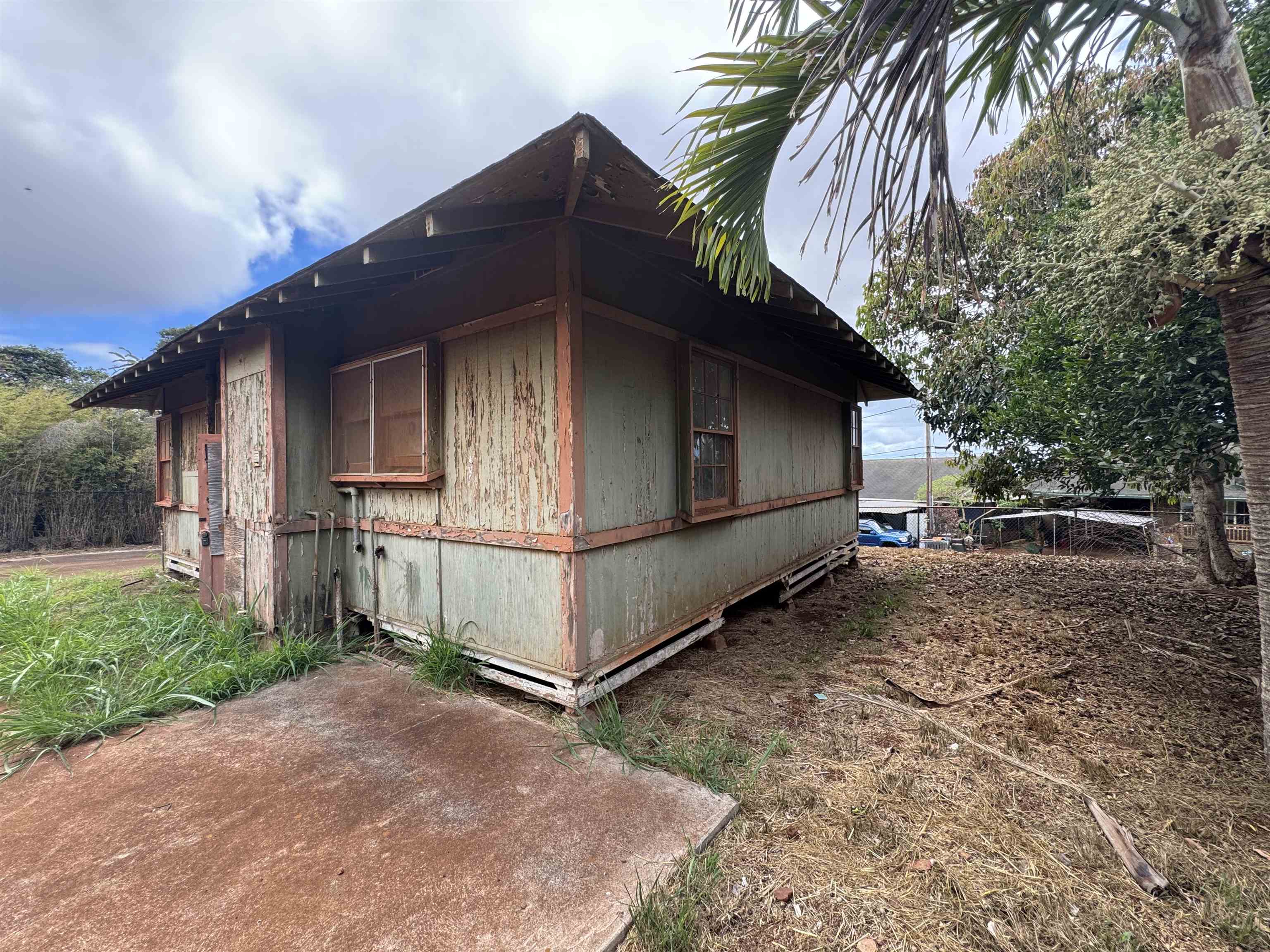 89  Hoaikane St , Molokai home - photo 3 of 28