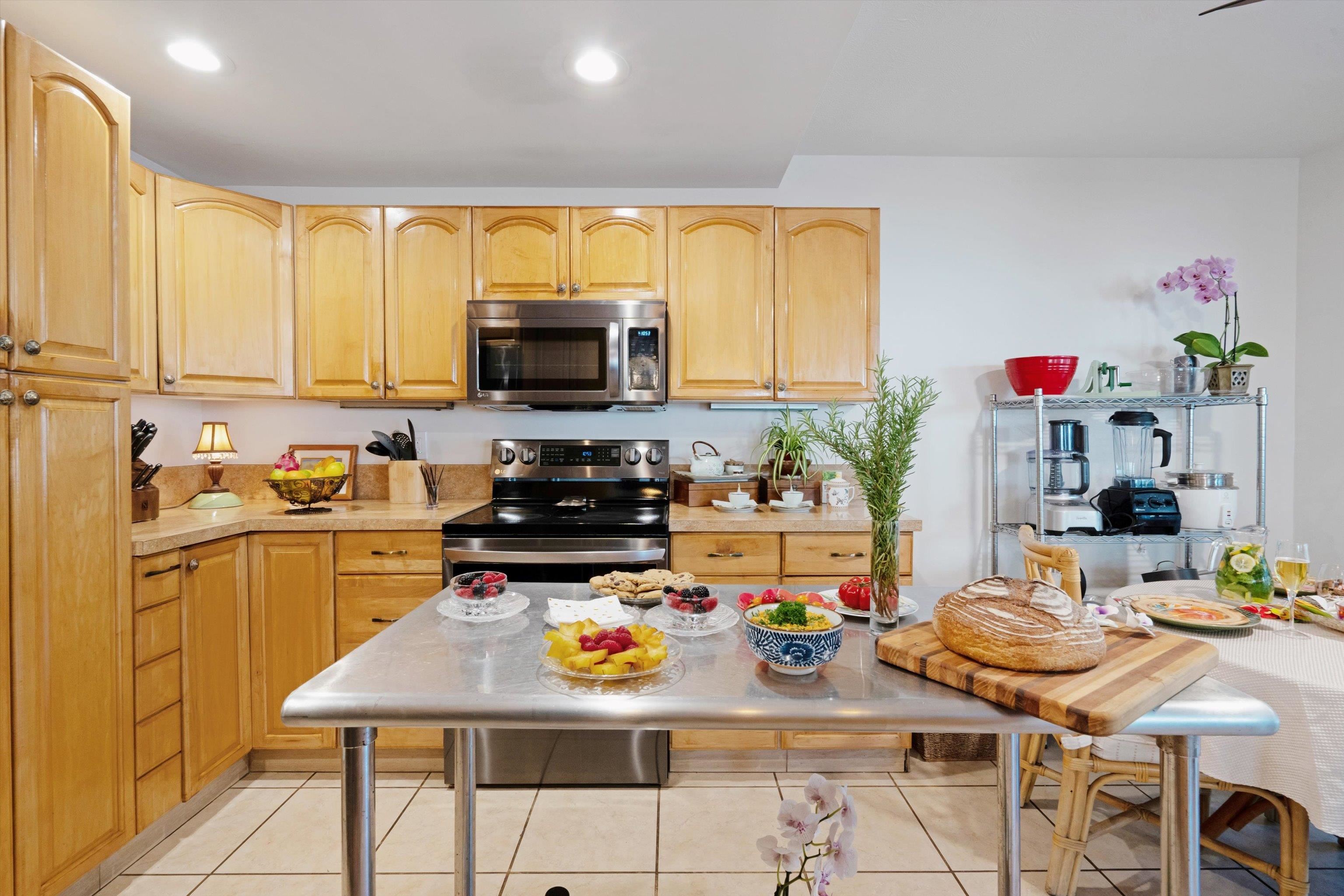 Auhana Kuleana condo # 201, Kihei, Hawaii - photo 18 of 48