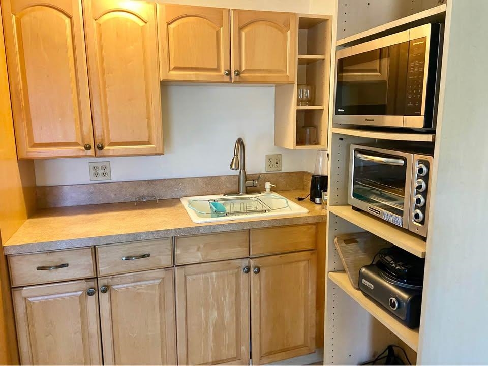 Auhana Kuleana condo # 201, Kihei, Hawaii - photo 20 of 48