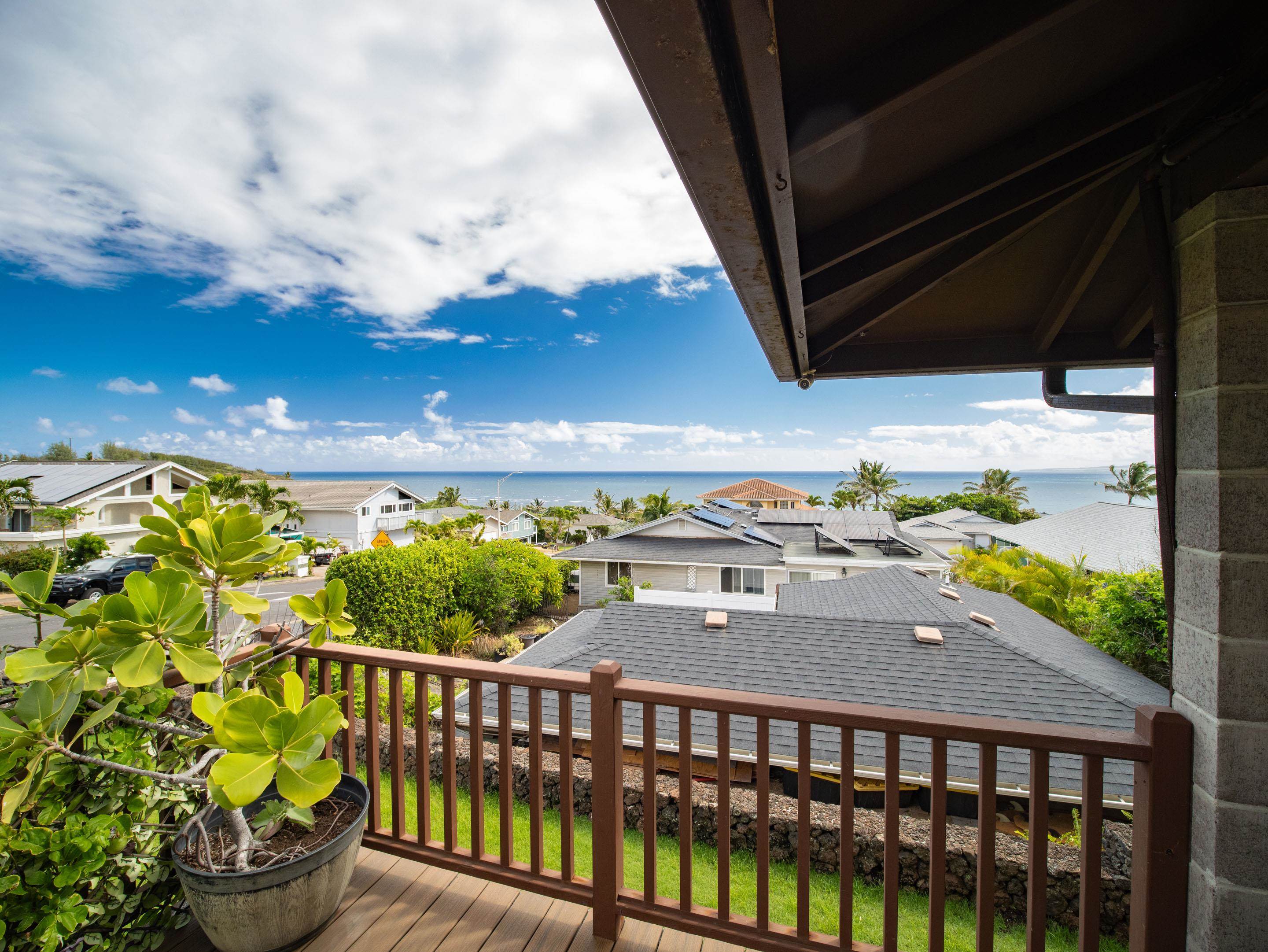 90  Hoauna St Ocean View Estates, Wailuku home - photo 2 of 36