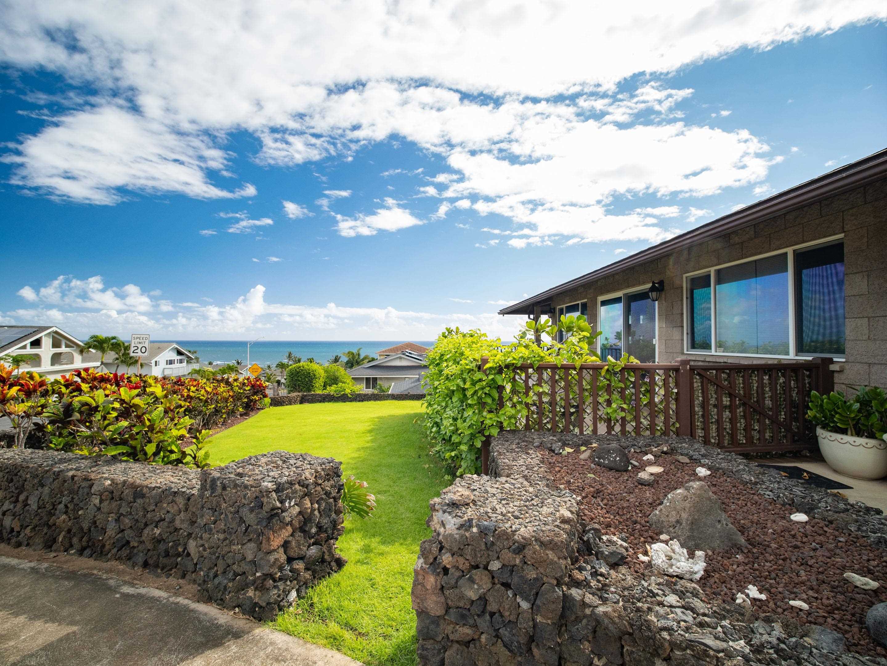 90  Hoauna St Ocean View Estates, Wailuku home - photo 3 of 36