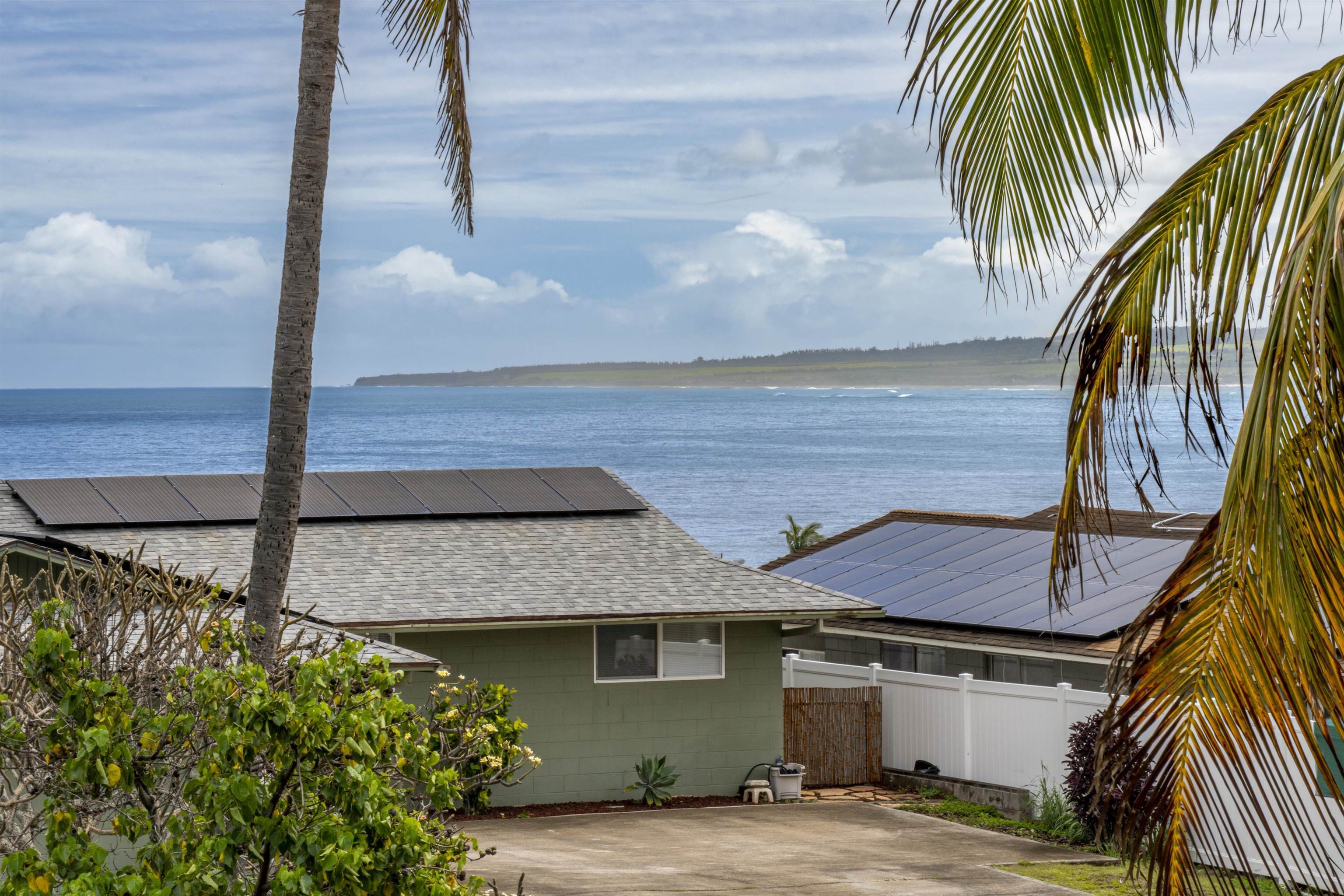 905  Lekeona Loop , Wailuku home - photo 3 of 44
