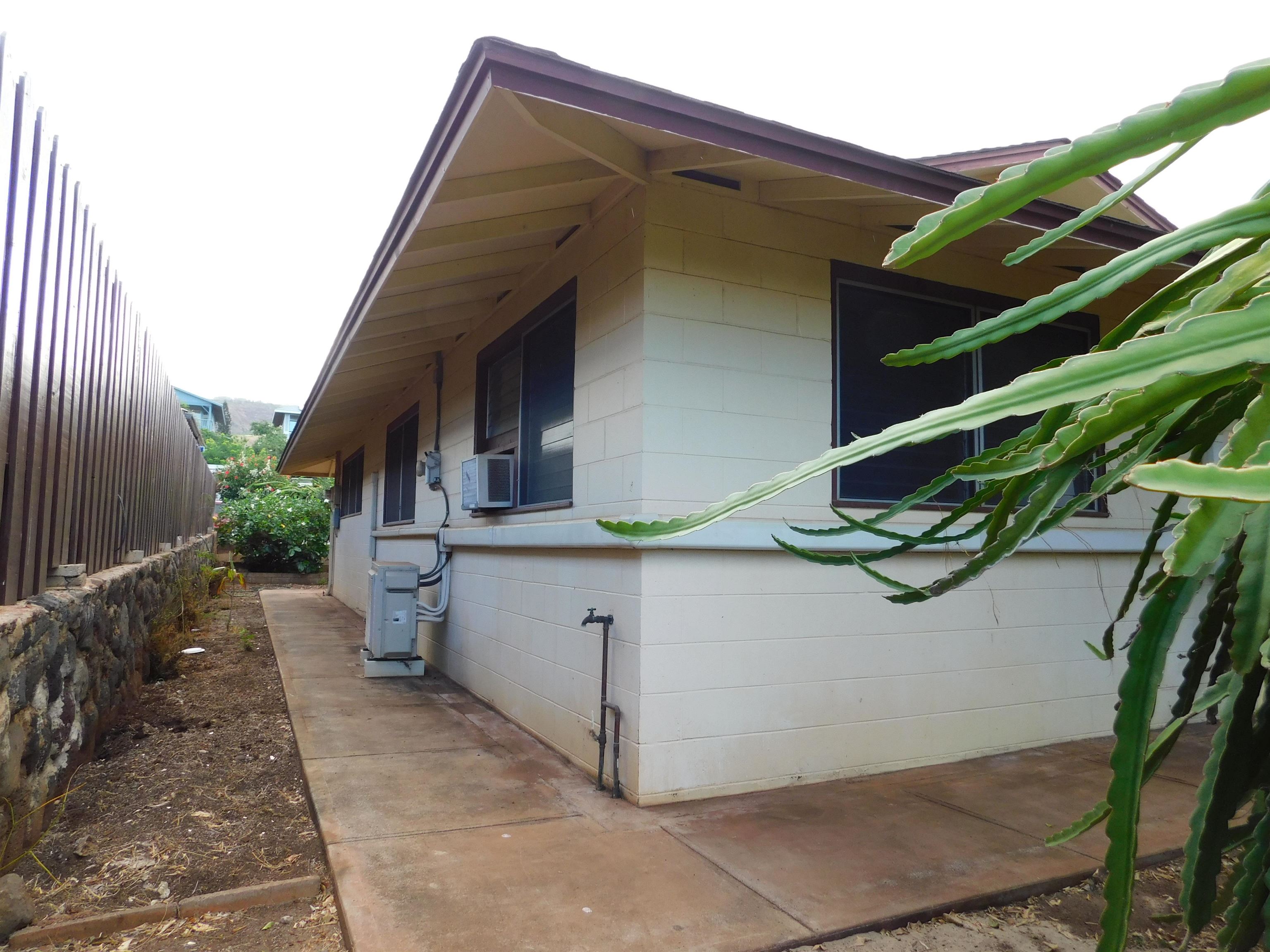 907  Laalo Pl Princess Nahienaena, Lahaina home - photo 3 of 10
