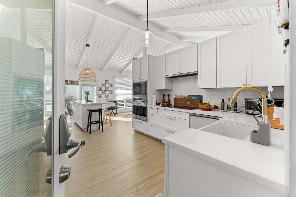 911  Lekeona Loop , Wailuku home - photo 2 of 46