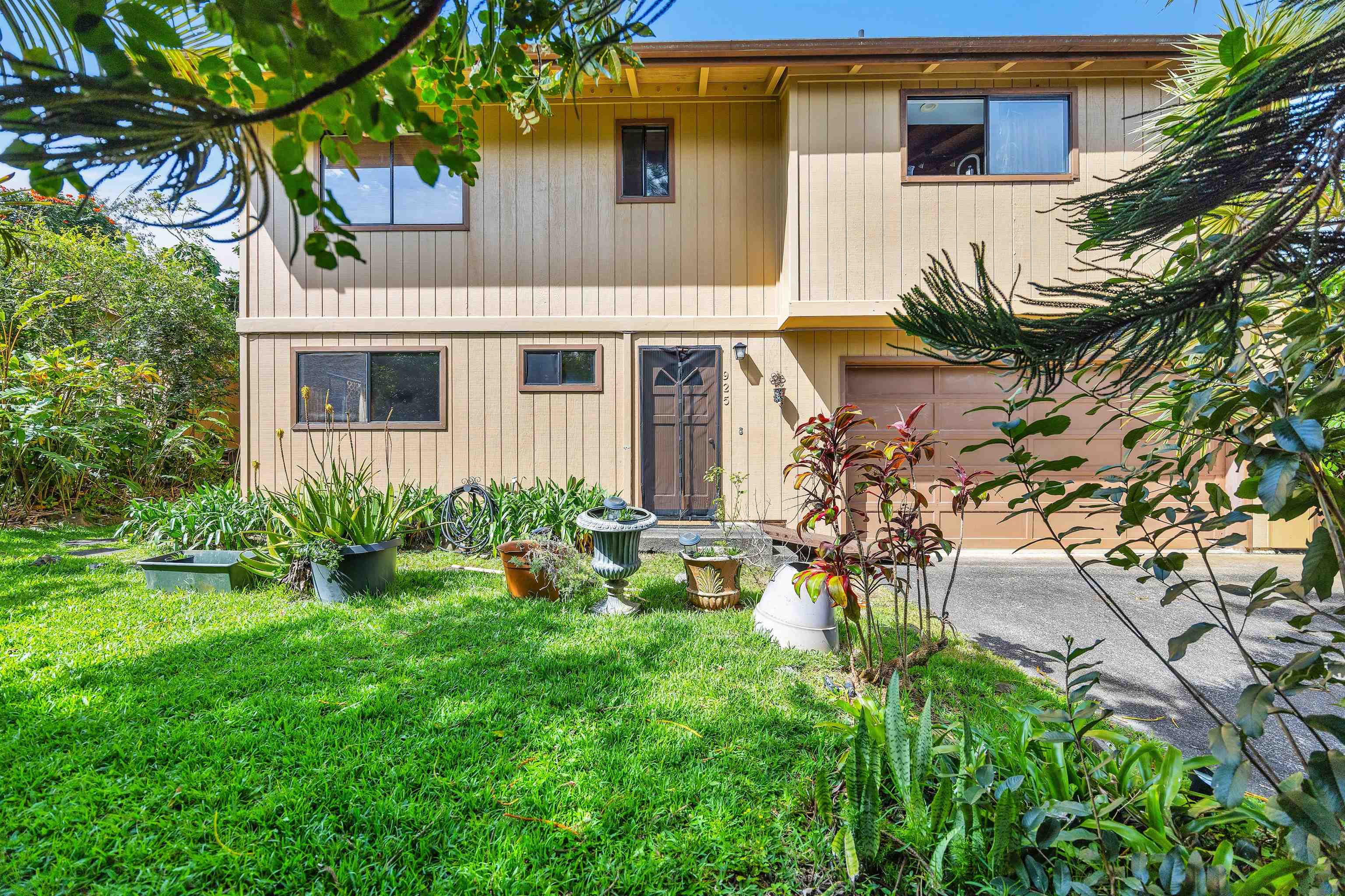 925  Kaupakalua Rd , Haiku home - photo 2 of 50