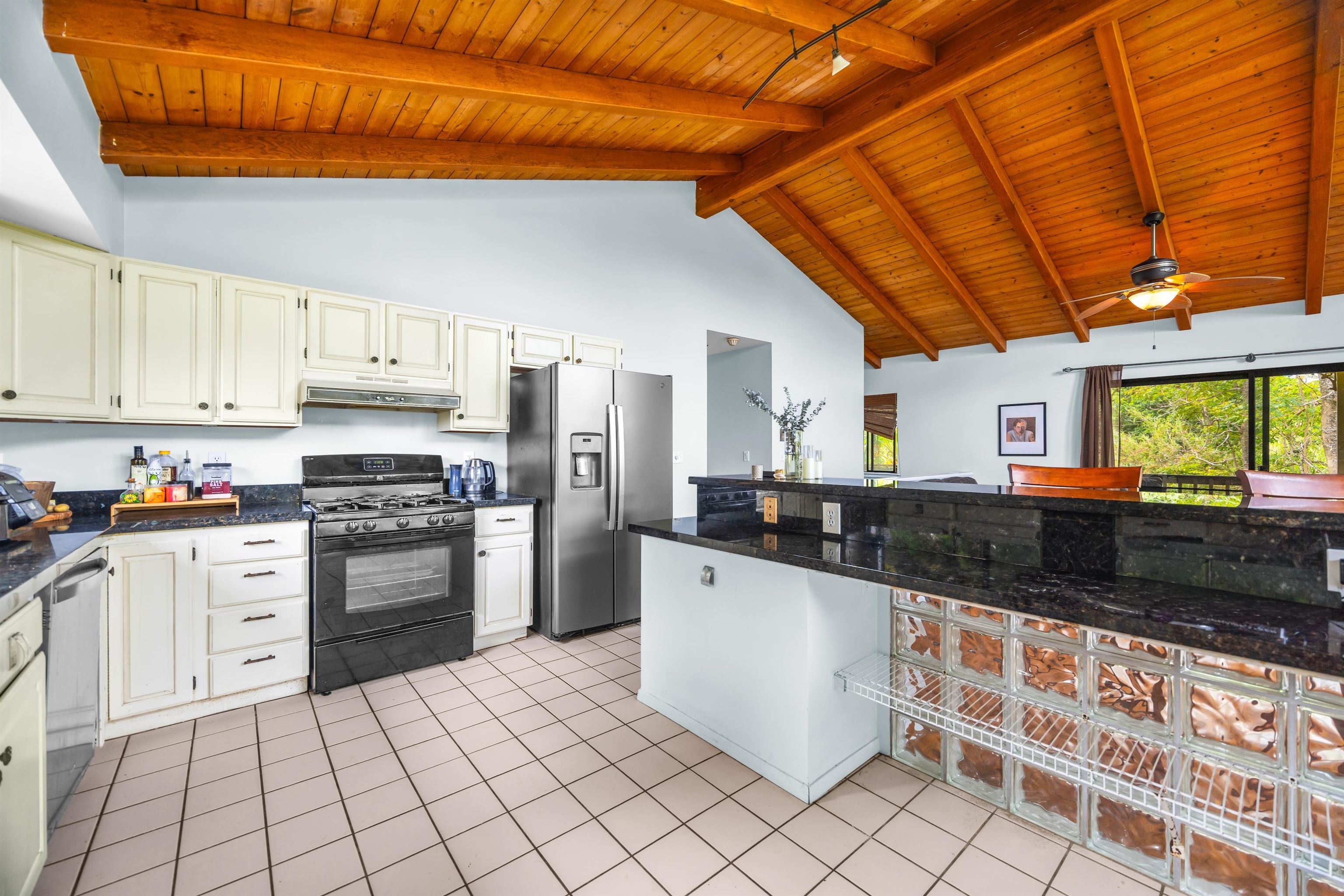 925  Kaupakalua Rd , Haiku home - photo 12 of 50