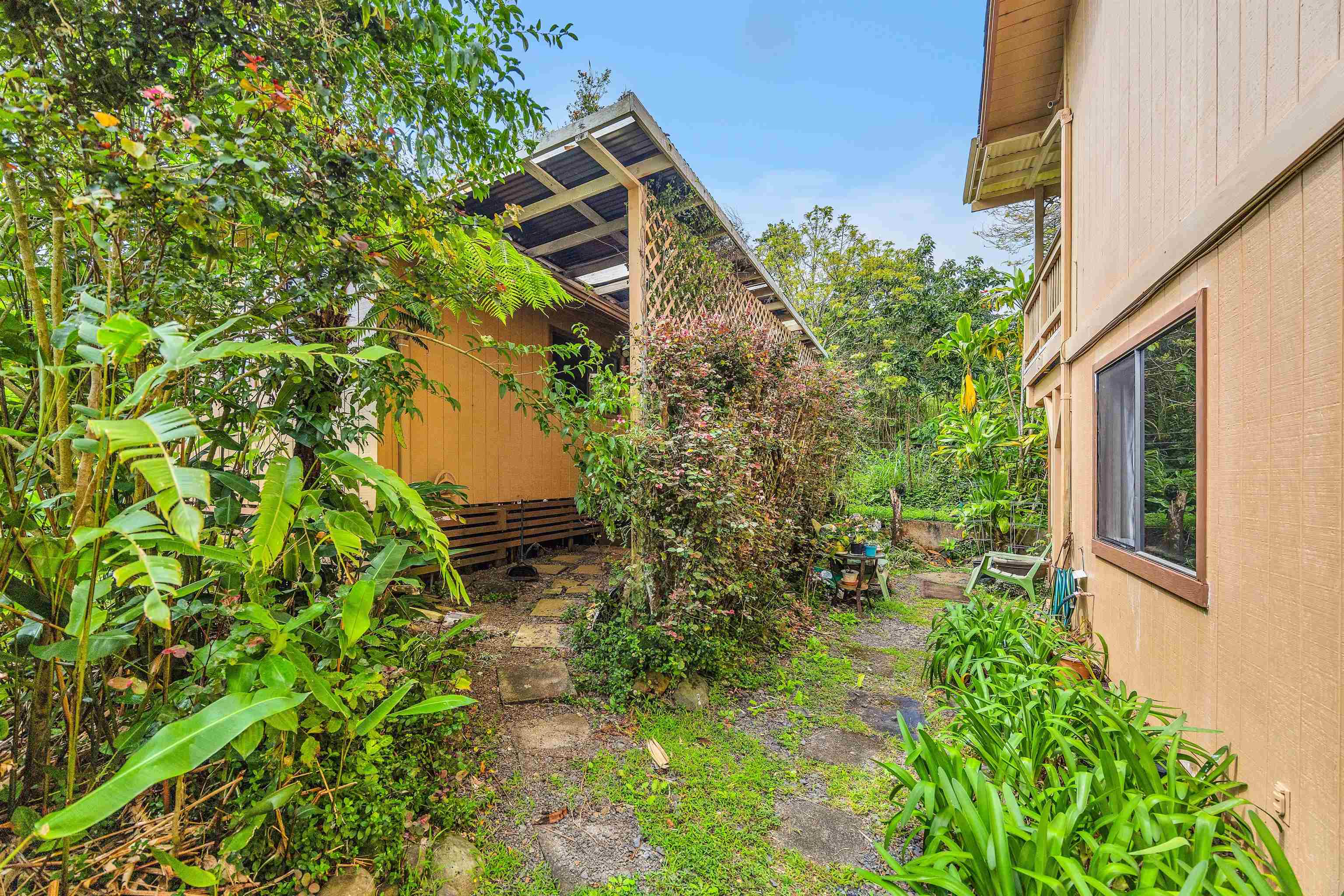 925  Kaupakalua Rd , Haiku home - photo 41 of 50