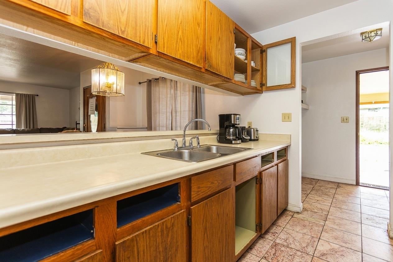 925  Kuhio Pl , Wailuku home - photo 14 of 23